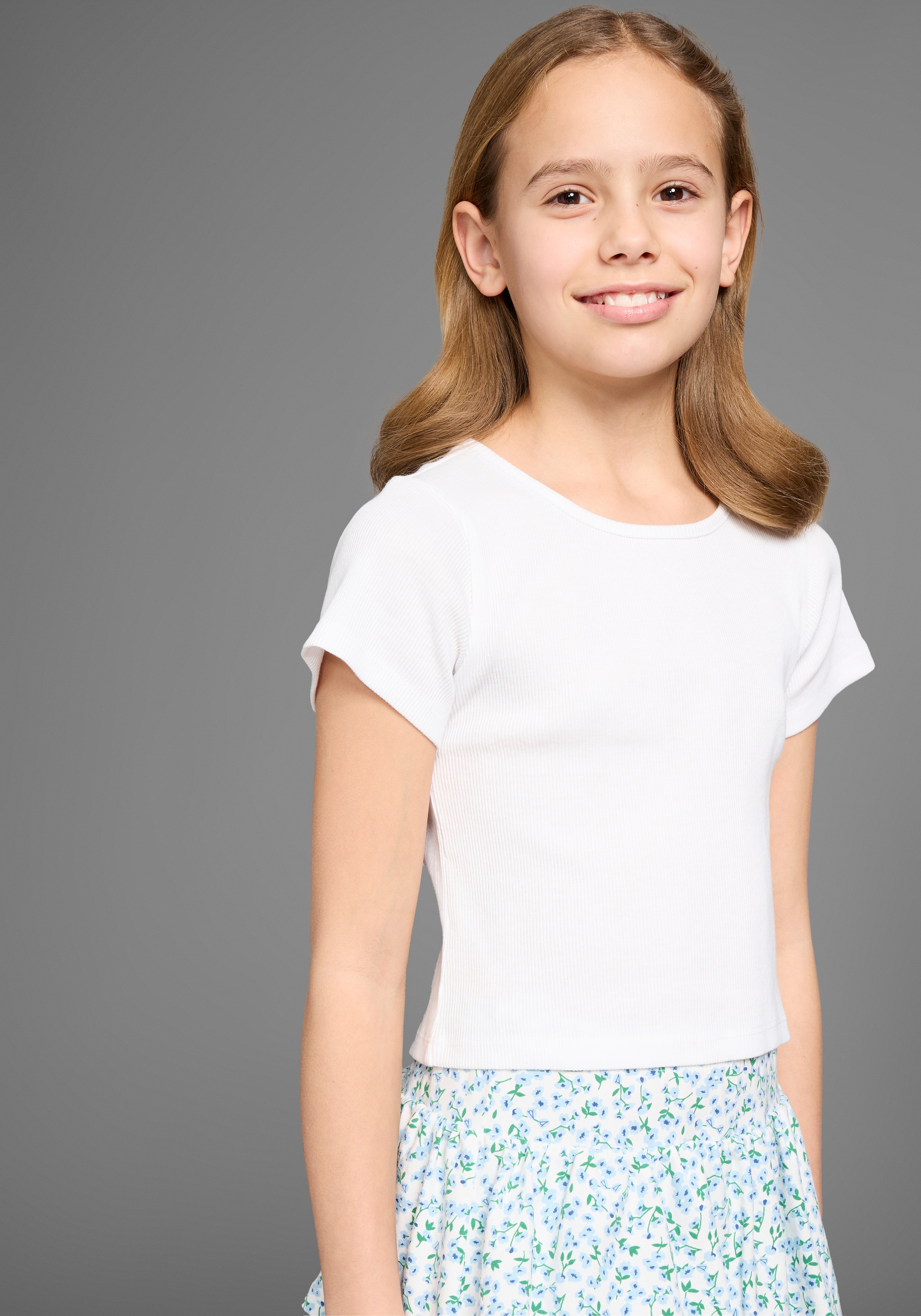 DELMAO T-Shirt »Shirt mit Rücken-Cut out« mit cut out im Rückenteil