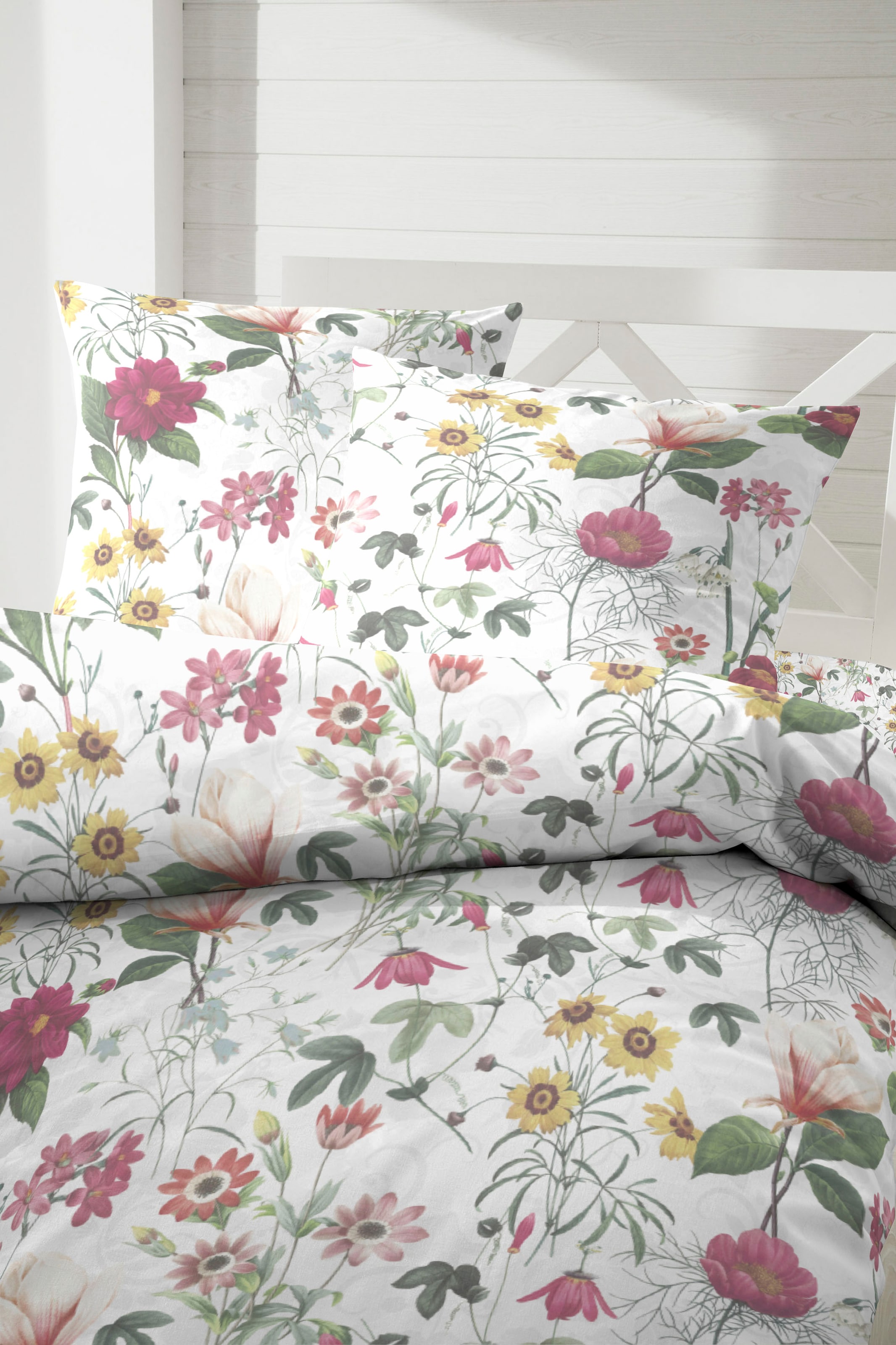 Primera Bettwäsche »Mako-Satin Bettwäsche Wilder Garten«, mit einem romantischen Blumenmuster