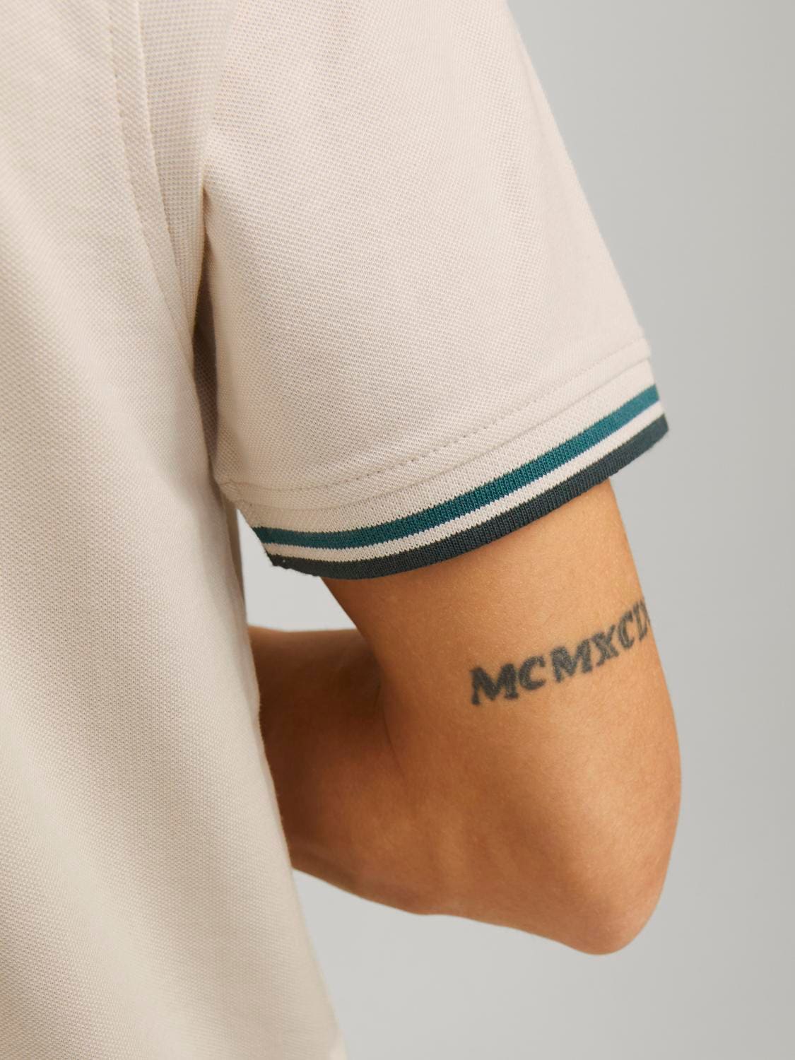 Jack & Jones Poloshirt »JJEPAULOS POLO SS NOOS«, mit Logo Stickerei