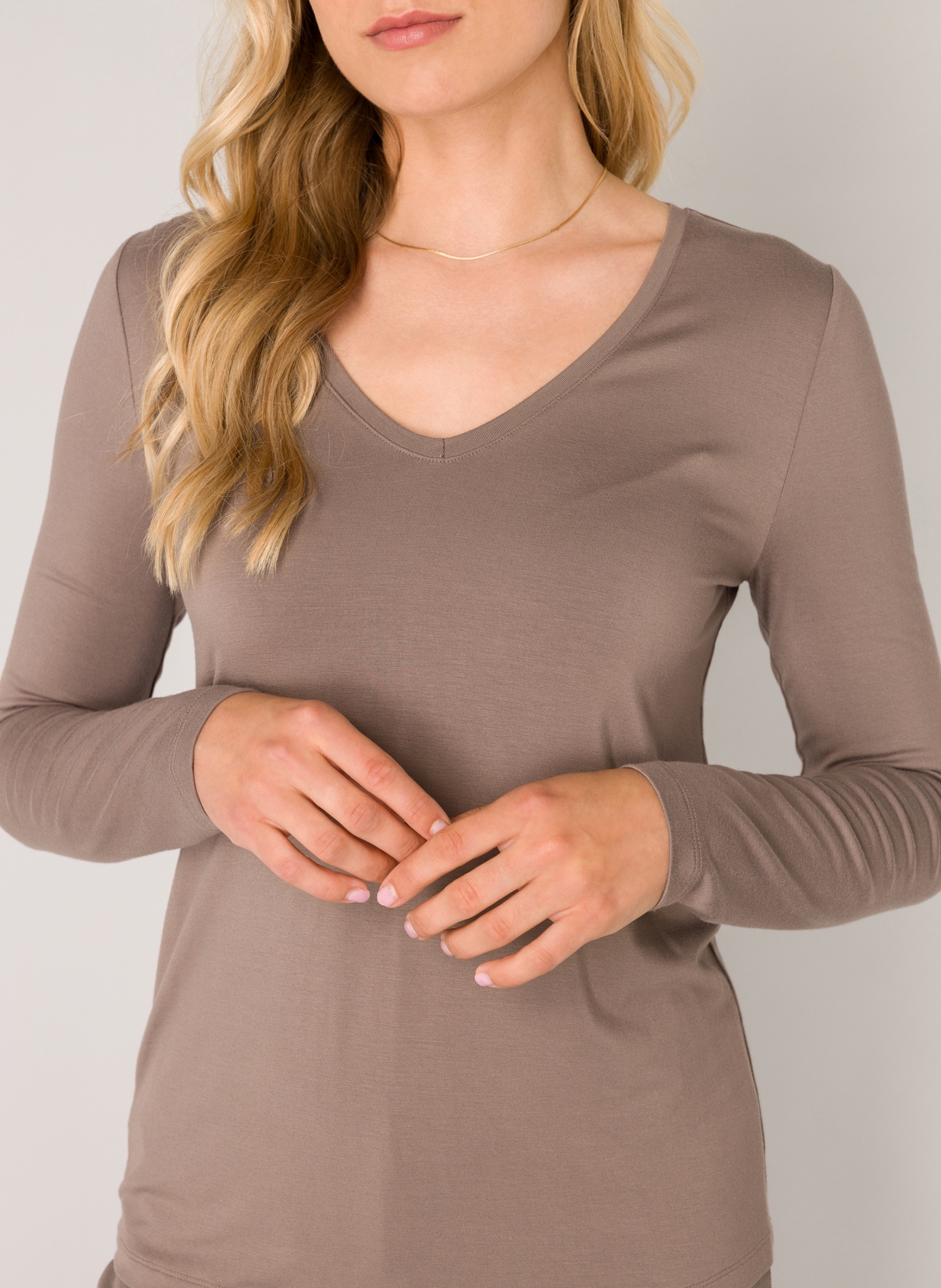 Base Level Langarmshirt, mit V-Ausschnitt
