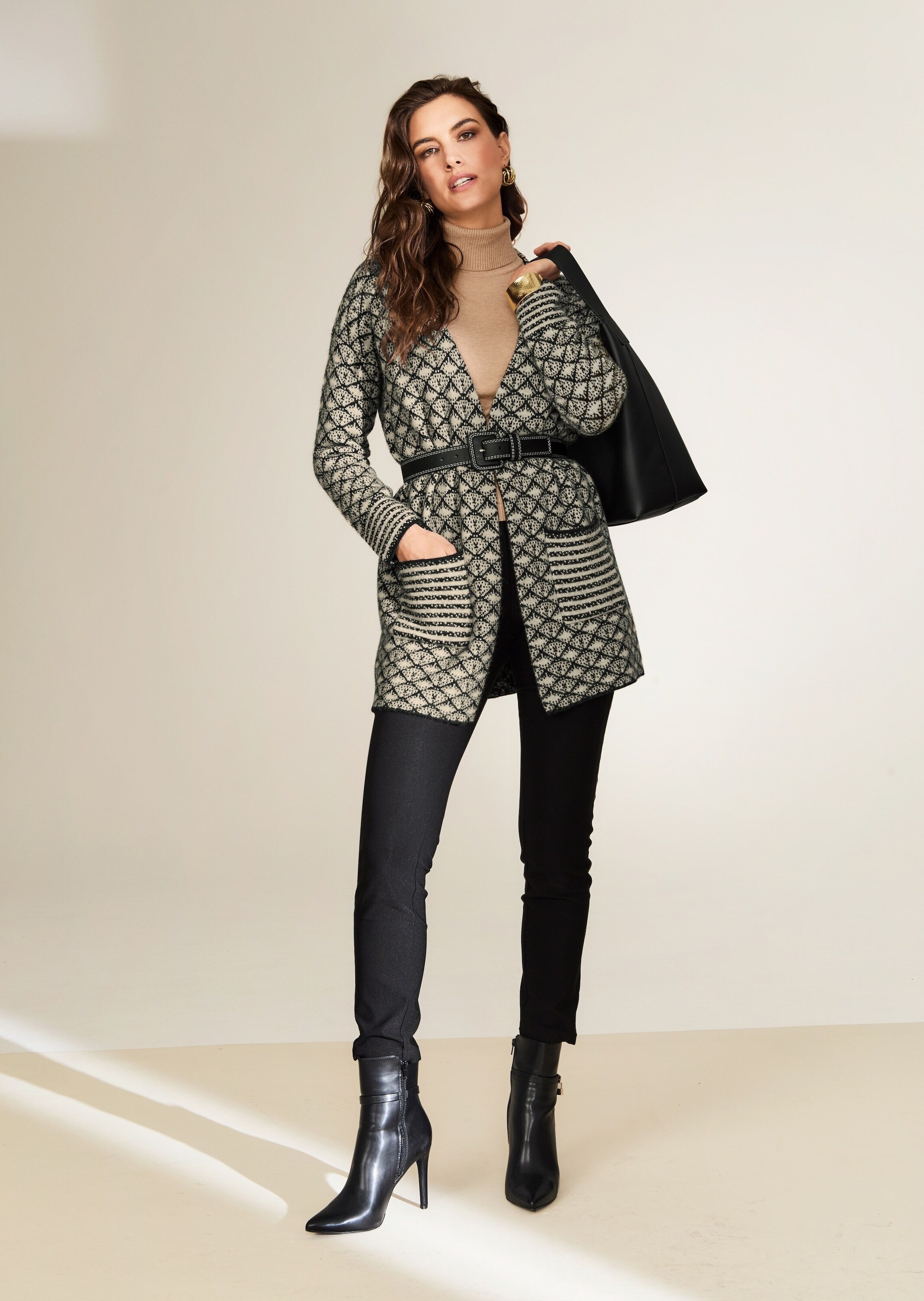 MADELEINE Strickjacke »Strickjacke Herbstcardigan mit grafischem Muster« Oversized Strickjacke lang