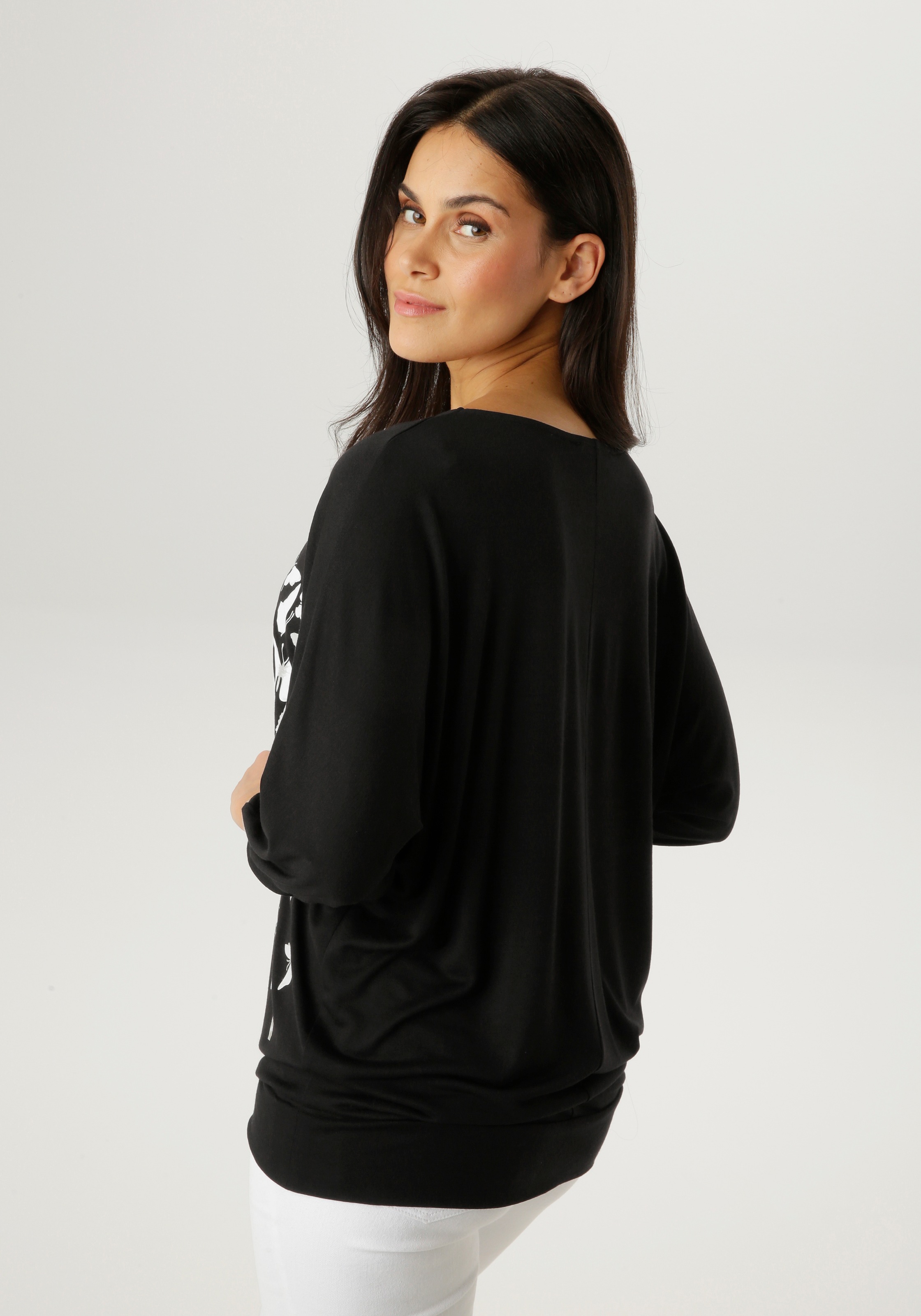 Aniston SELECTED T-Shirt vorne mit filigranen Schmetterlingen bedruckt - NEUE KOLLEKTION