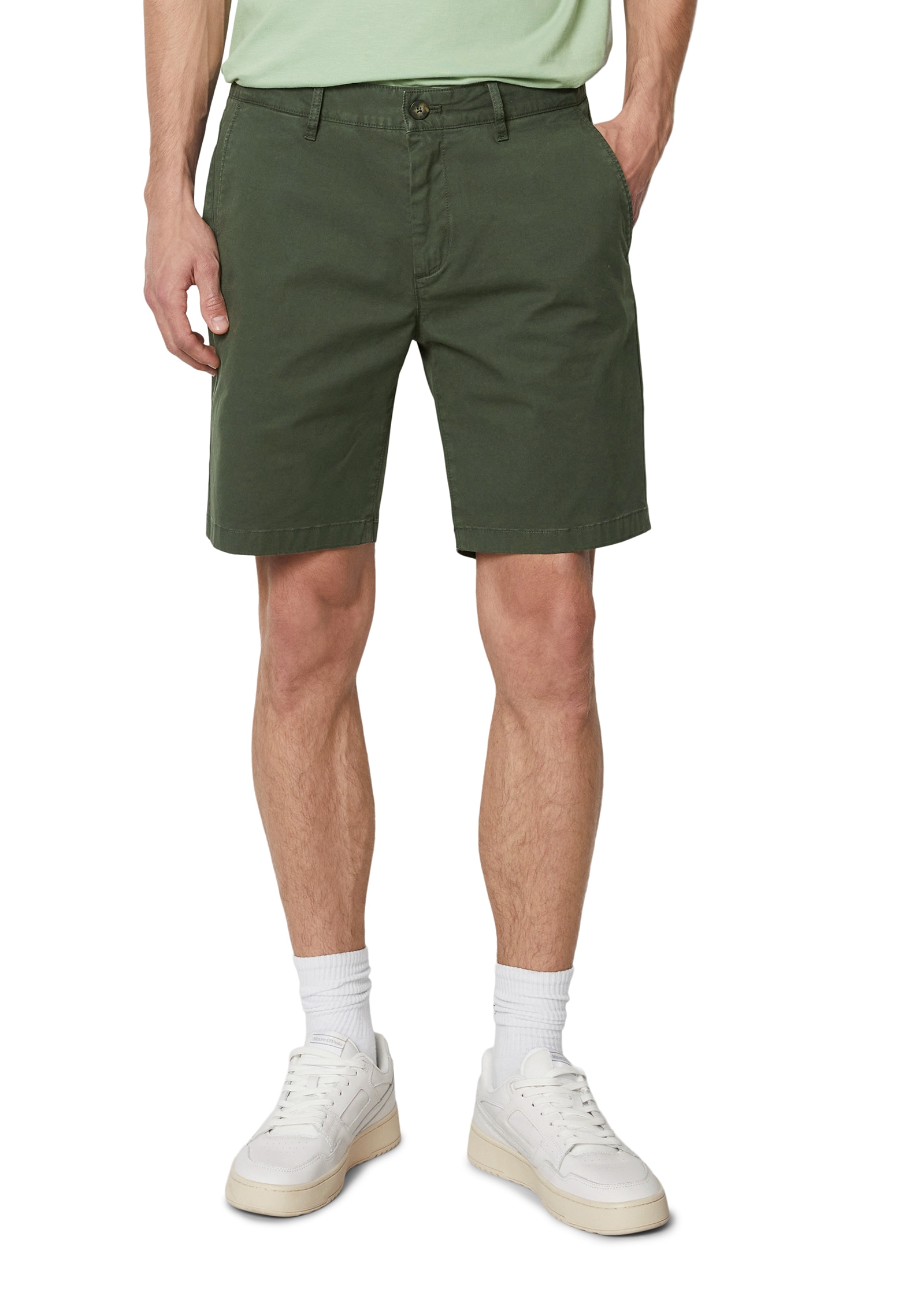 Bermudas, im cleanen Look