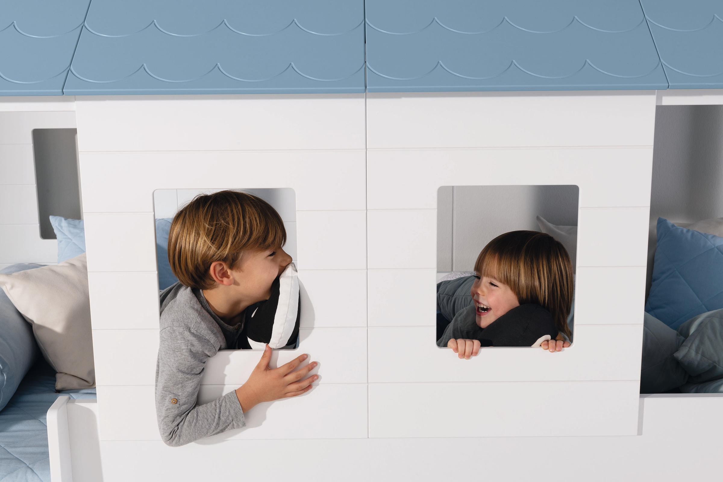 PAIDI Hausbett »TINY HOUSE«, mit Rausfallschutz, individuell gestaltbar, hochwertig verarbeitet