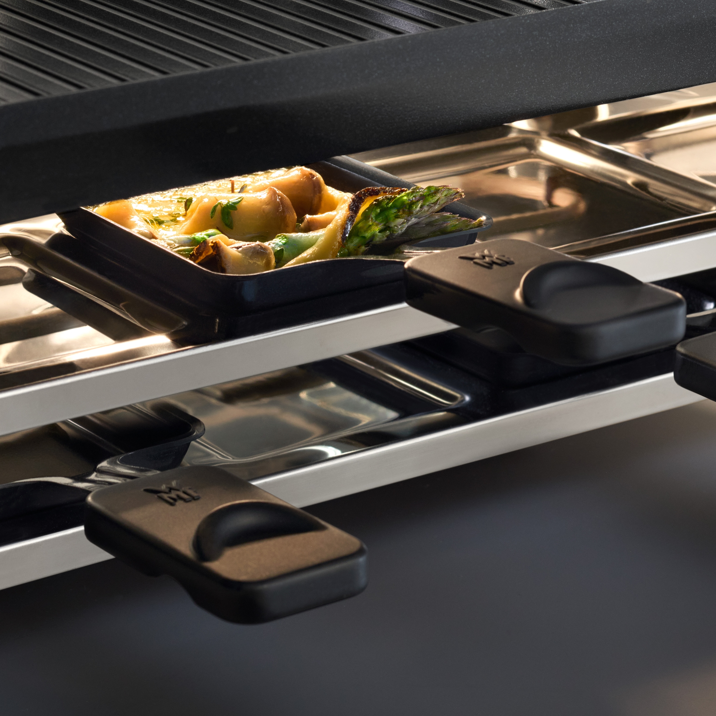 WMF Raclette »Master«, 8 St. Raclettepfännchen, 1500 W, indirekte LED-Beleuchtung, Keramikbeschichtung, 8 Pfännchen, 1500 W