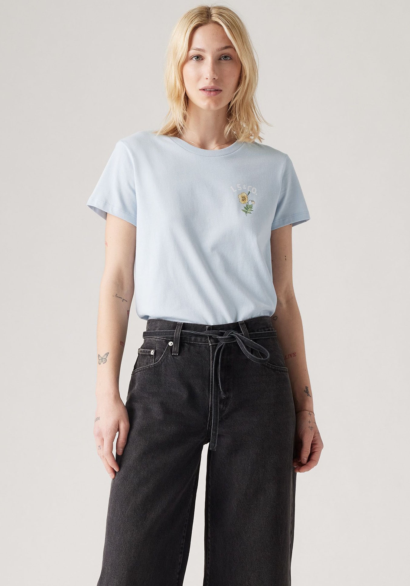 Levi's® T-Shirt »THE PERFECT TEE«, mit Blumen Print