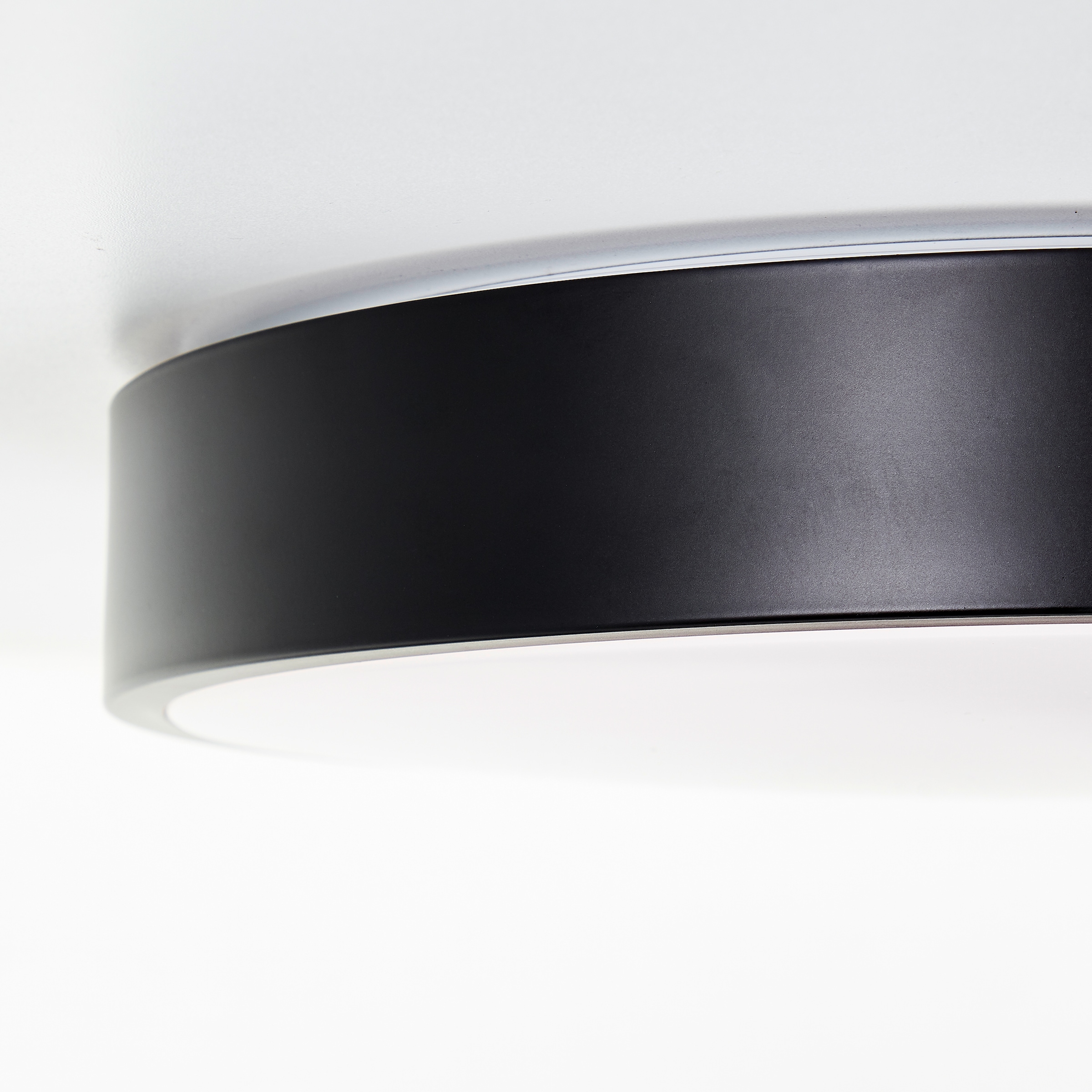 Brilliant LED Deckenleuchte »Vadin« 1 Stk. RGB | warmweiß - kaltweiß Tuya App steuerbar, 33 cm, RGB, 2300 lm, dimmbar, 3000-6500 K, schwarz