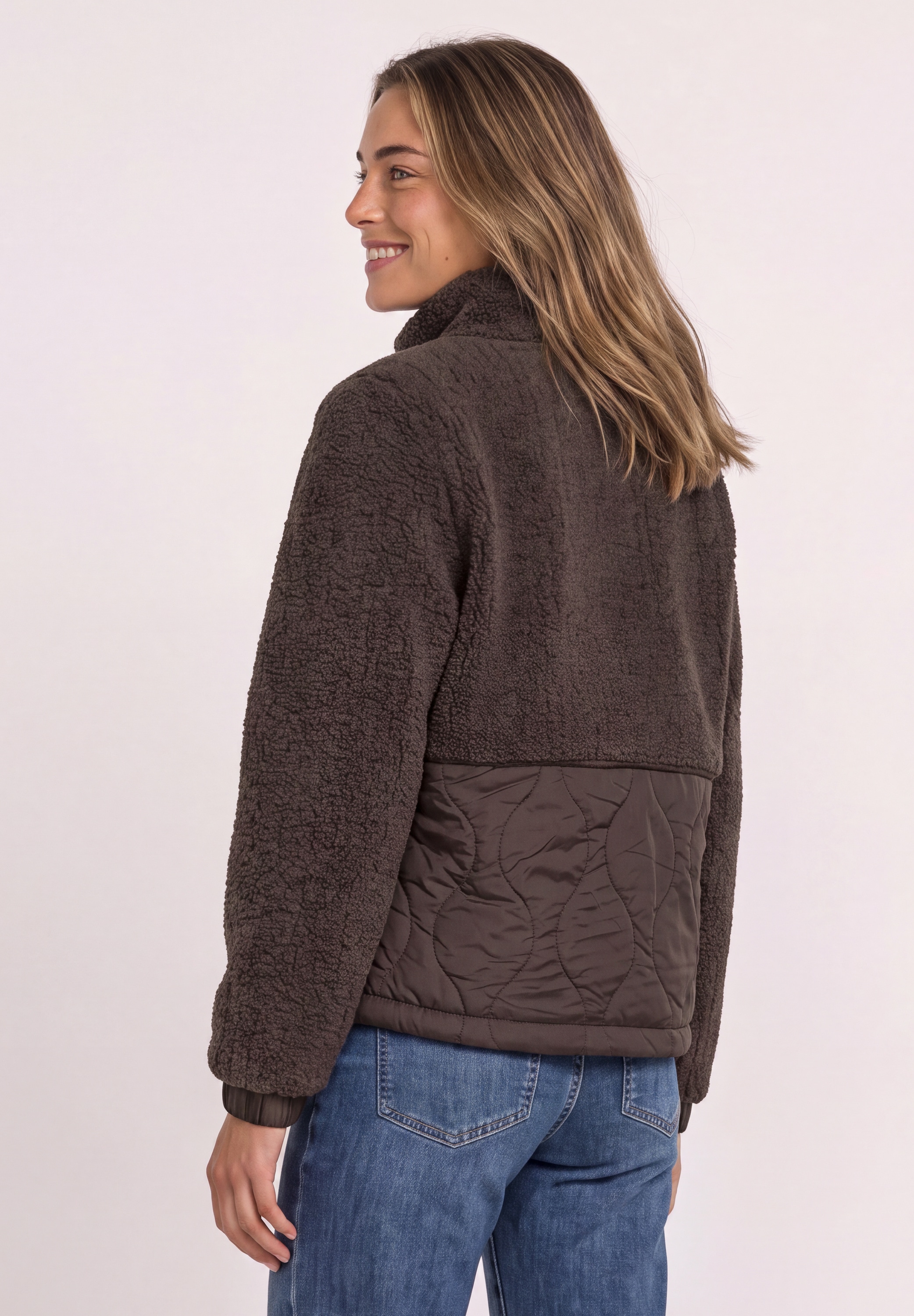 STREET ONE Kurzjacke Materialmix aus Teddy- und gesteppten Webstoff