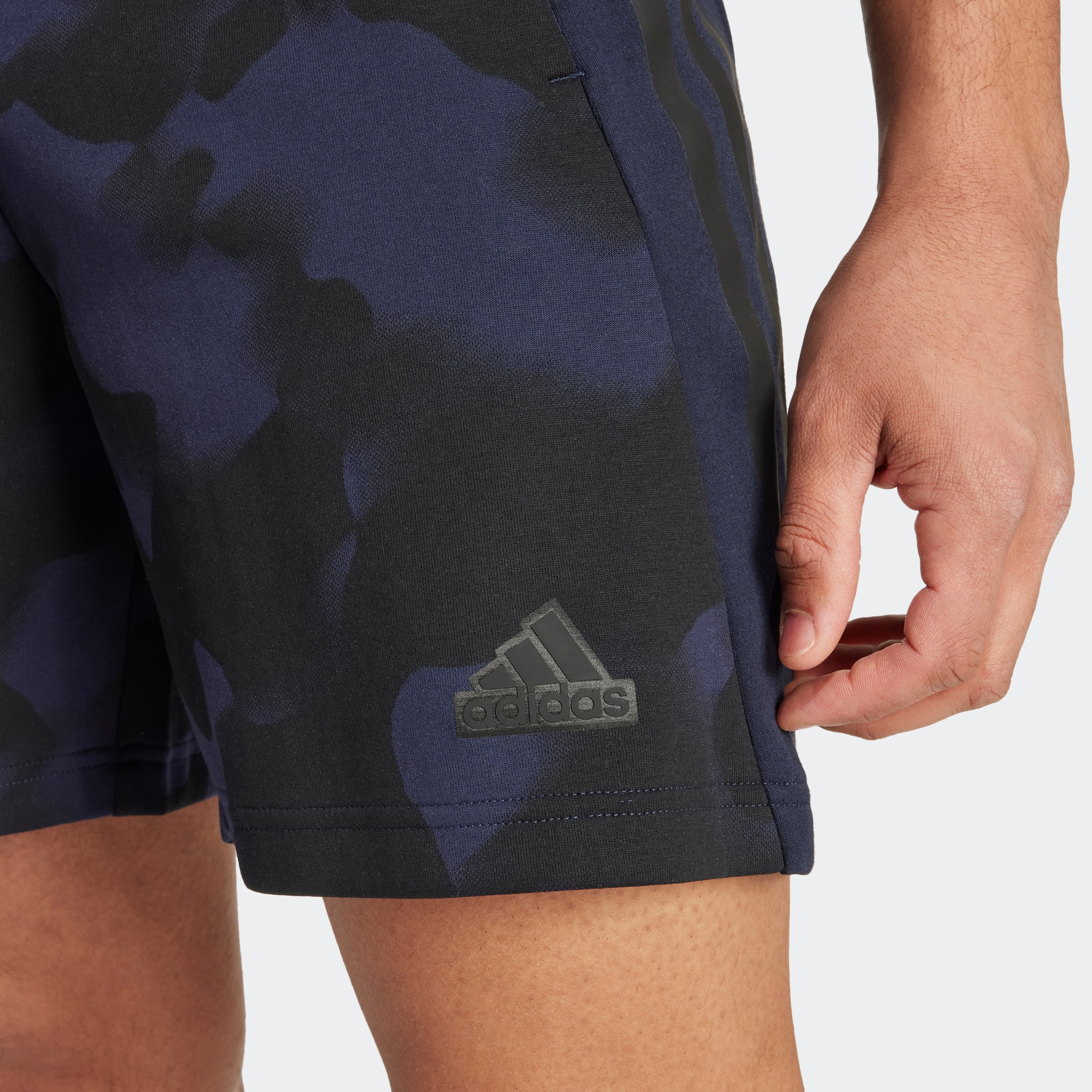 adidas Sportswear Shorts »M FI 3S SHO AOP«, (1 tlg.)