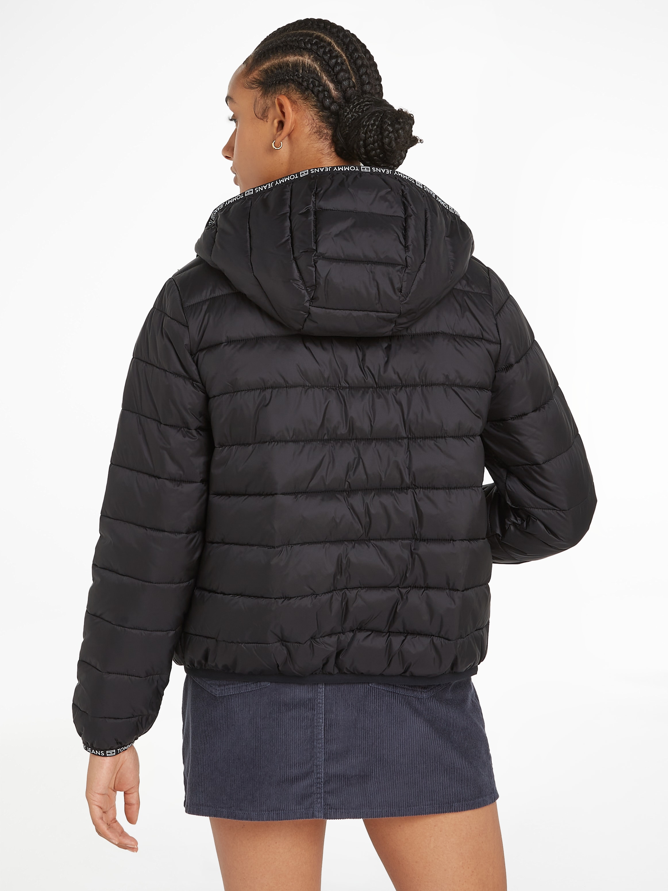 Tommy Jeans Steppjacke »TJW QUILTED TAPE HOOD JACKET EXT«, mit Kapuze, mit Kapuze