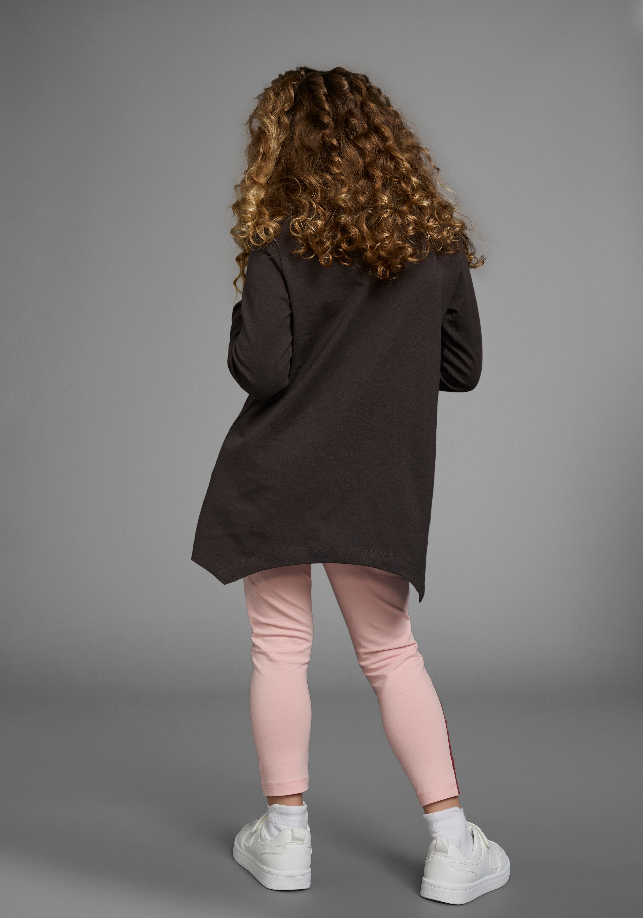 KIDSWORLD Langarmshirt & Leggings »2tlg. Set Shirt + Leggings mit Glitzerdetails«, niedlicher Schmetterling für kleine Mädchen