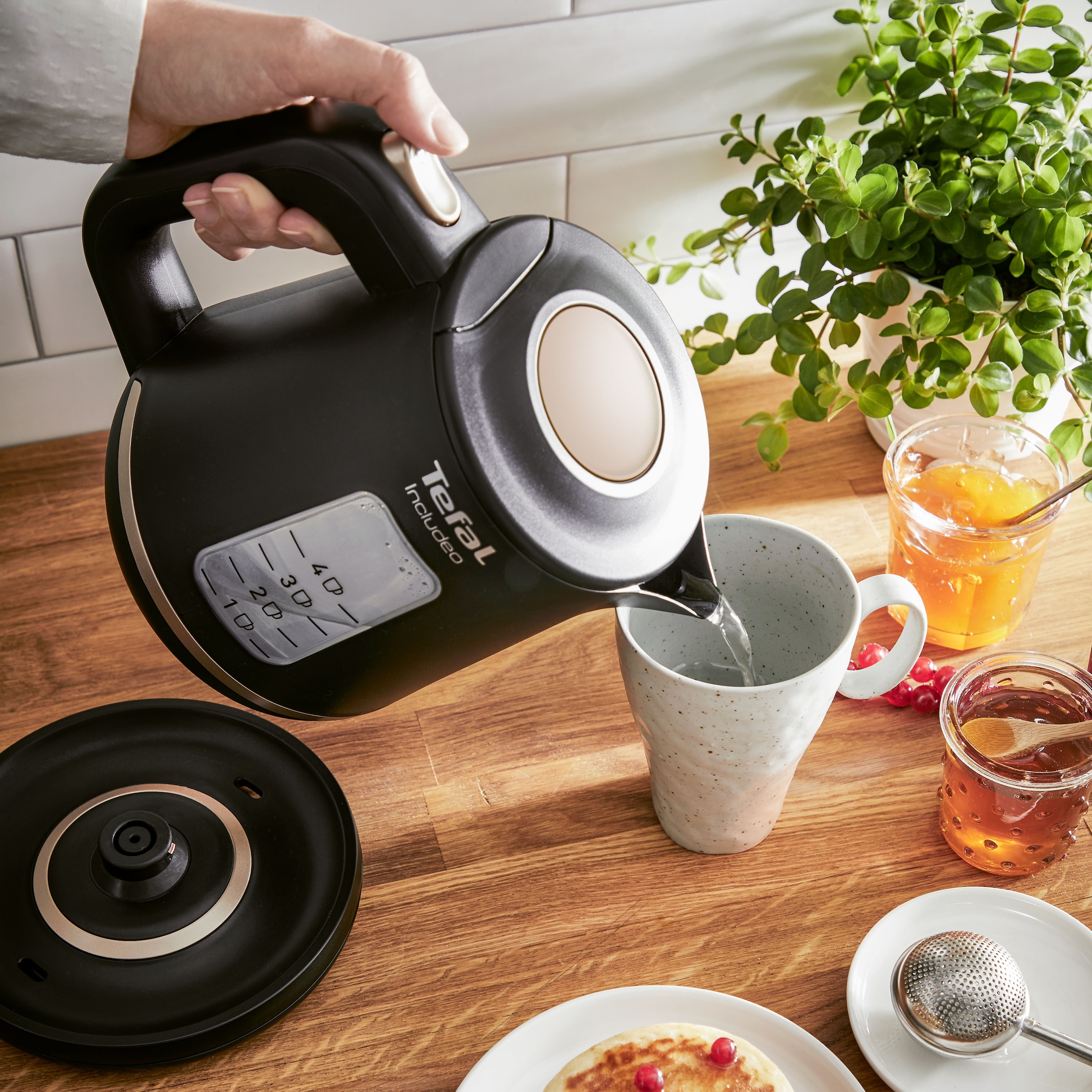 Tefal Wasserkocher »KI5338 Includeo«, 1 l, 2400 W, Anti-Rutsch-Griff, Wasserstandsanzeige, herausnehmbarer Filter