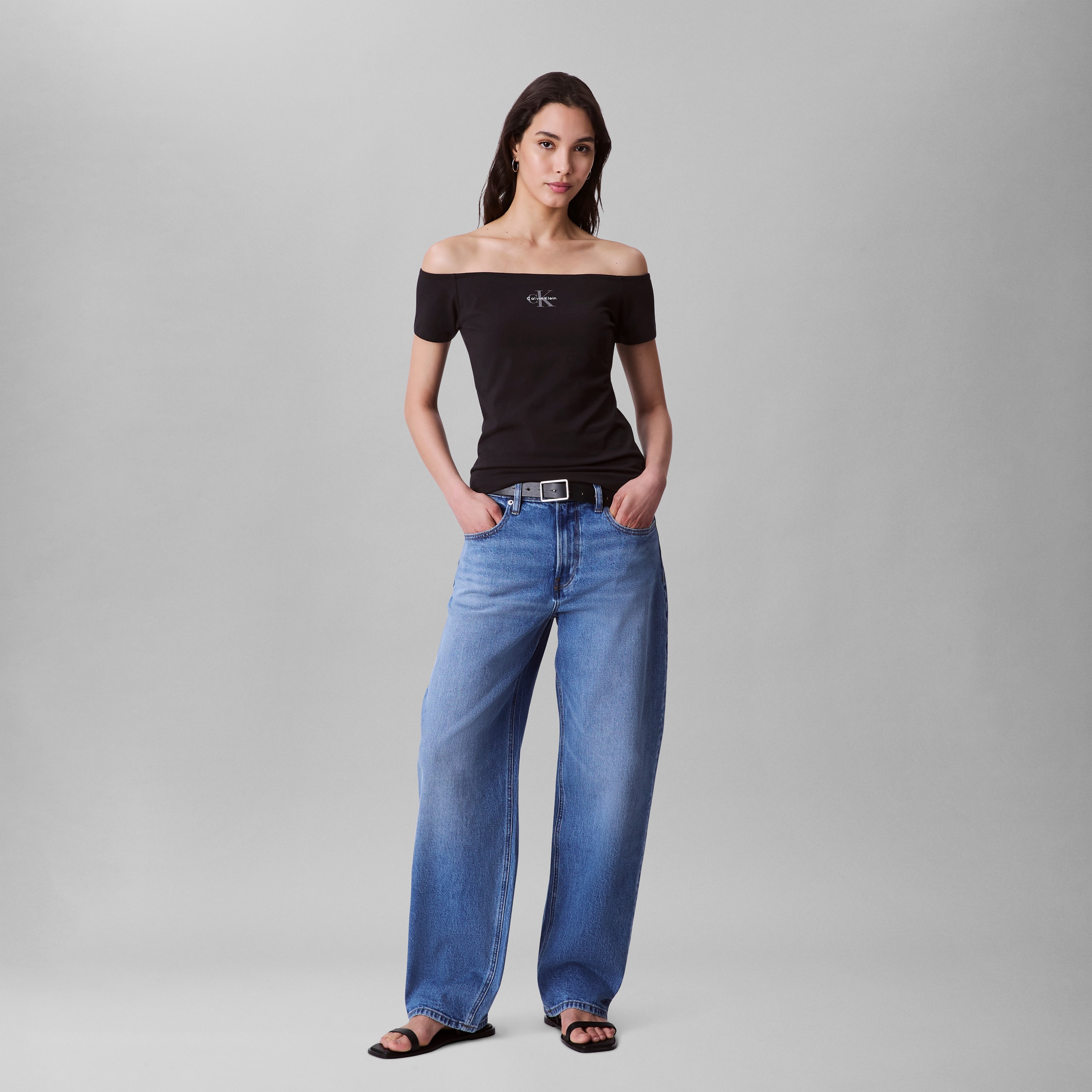 Calvin Klein Jeans Blusentop »MNGRM OFF SHLDR STRT«, Mit tiefem Rundhalsausschnitt