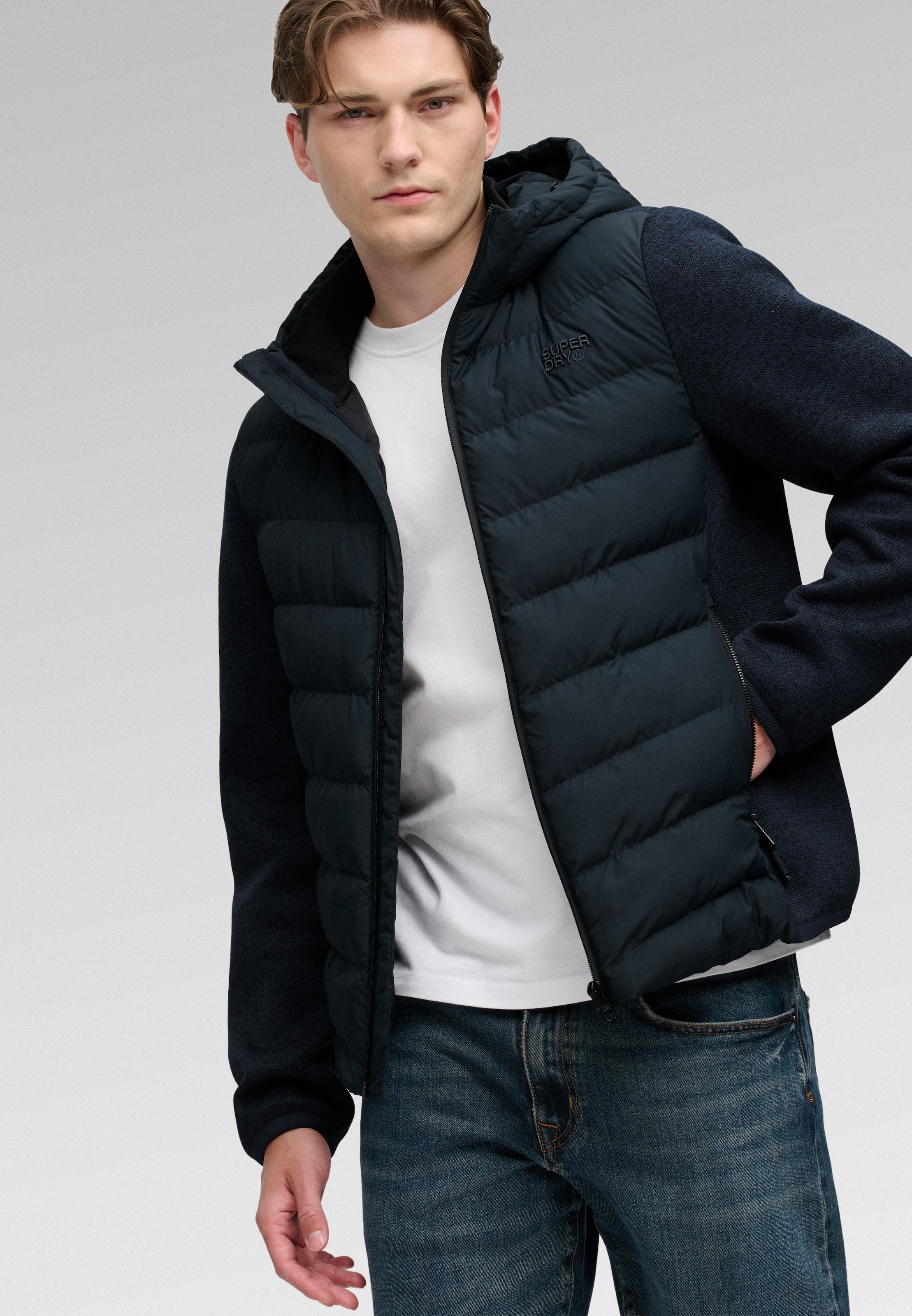 Superdry Hybridjacke »HOODED STORM KNIT HYBRID JKT« mit Kapuze Kunstfaser, slim fit