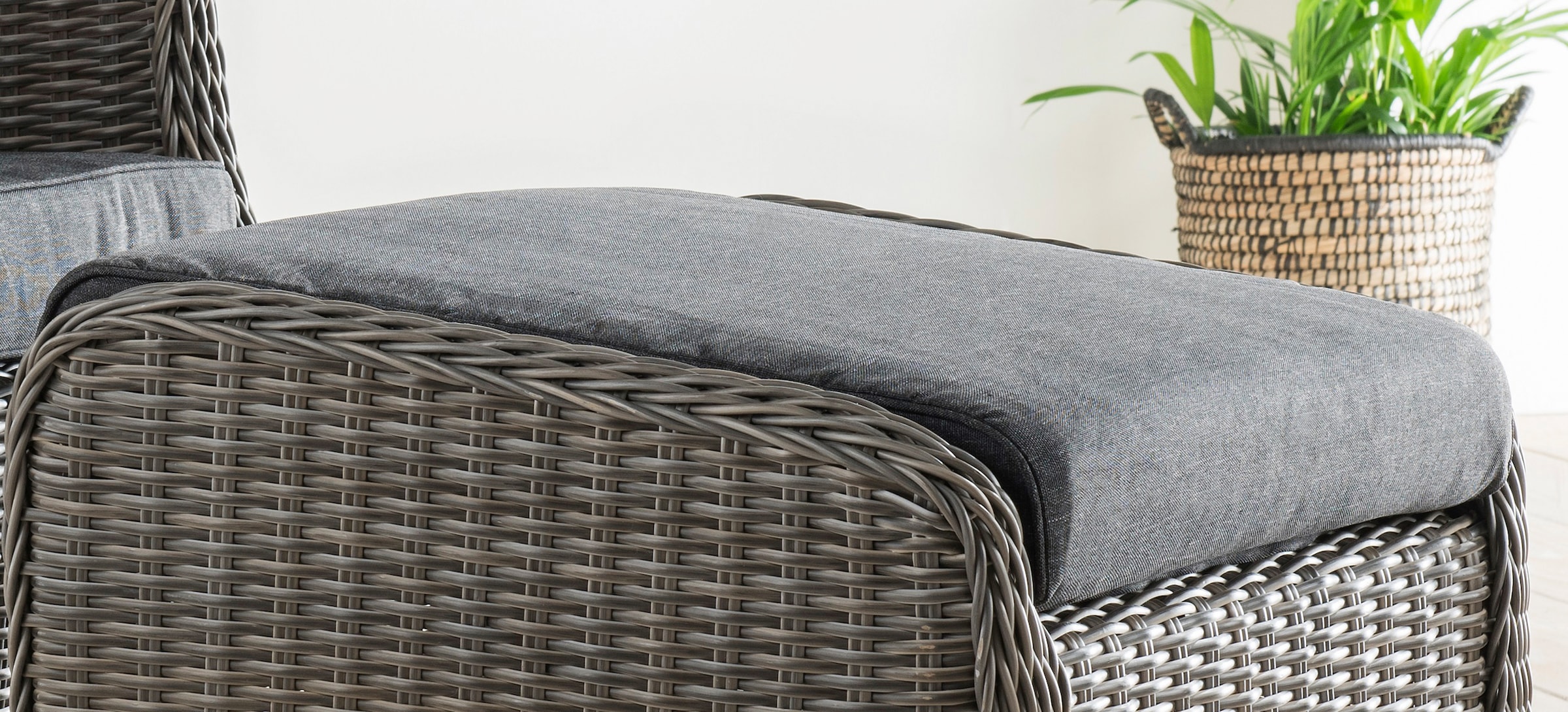 Destiny Gartenlounge-Set »CASA RELAX CASA«, (4 tlg., 1x Sessel, 1x Fußhocker, inkl. Auflagen), Aluminium, Polyrattan
