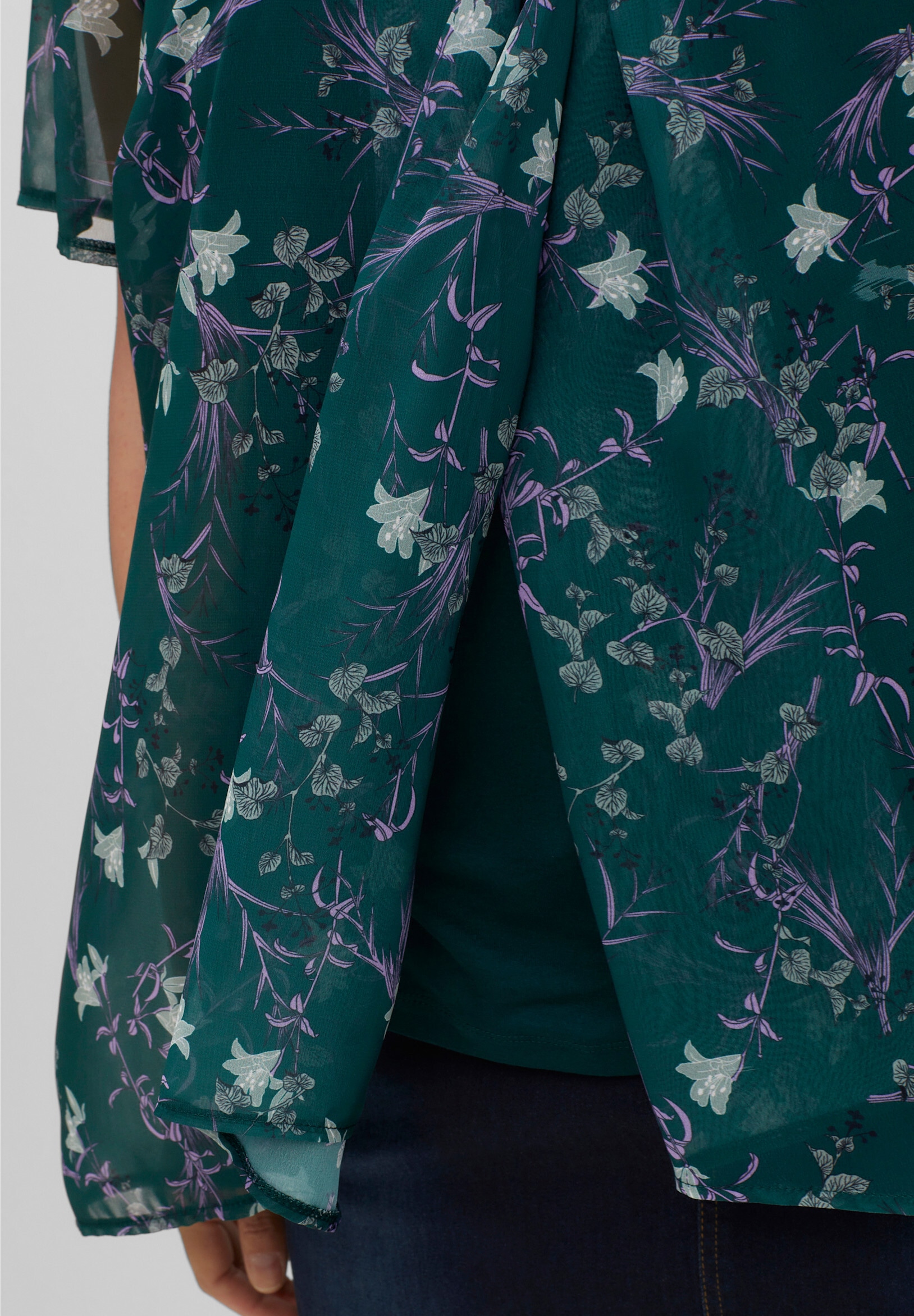 Sheego Longshirt »T-Shirt 2-in-1-Shirt aus Chiffon, mit Schlitz vorn«