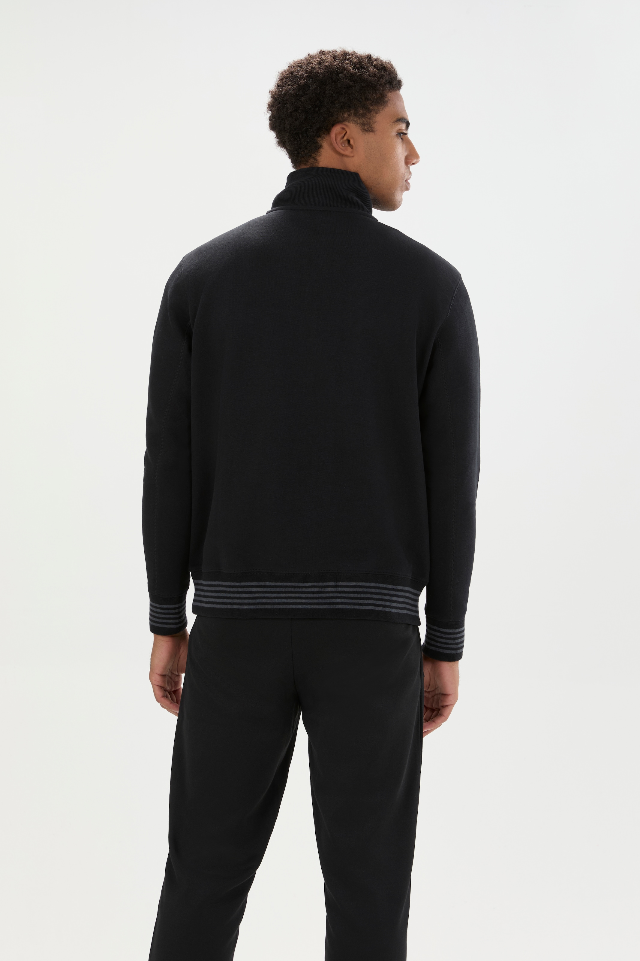 Ellesse Sweatshirt »VERAZO 1/4 ZIP TOP«, mit 1/4-Zip-Ausführung, aus angerauter Sweatware
