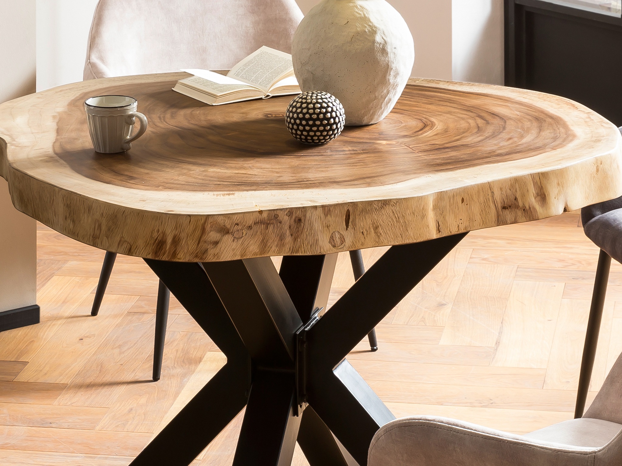 SIT Tischplatte, gefertigt aus einer Baumscheibe