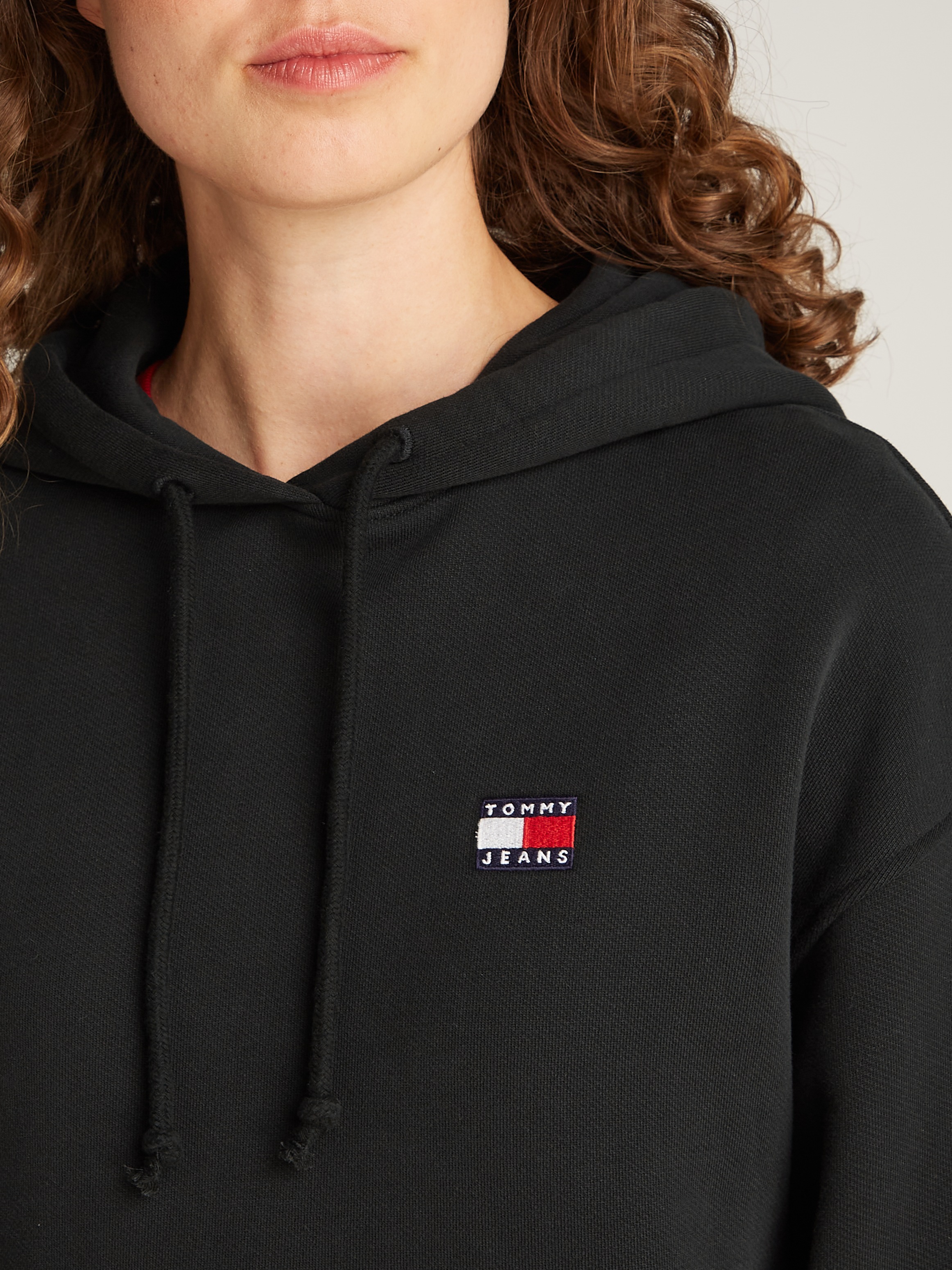 Tommy Jeans Hoodie »TJW BXY BADGE HOODIE EXT«, mit Logo-Badge