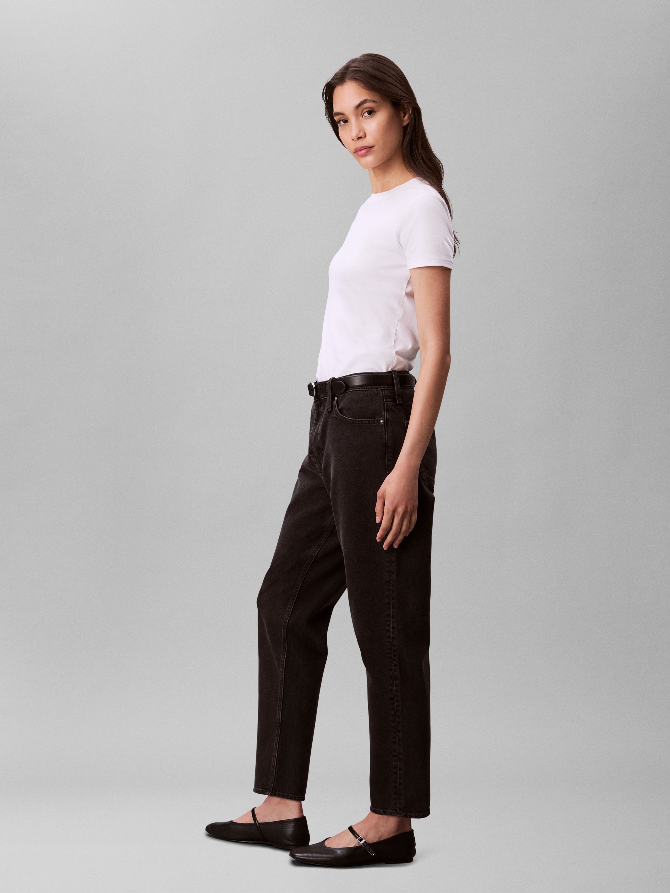 Calvin Klein Jeans Mom-Jeans »NEW MOM JEAN«, mit Markenlabel am Bund