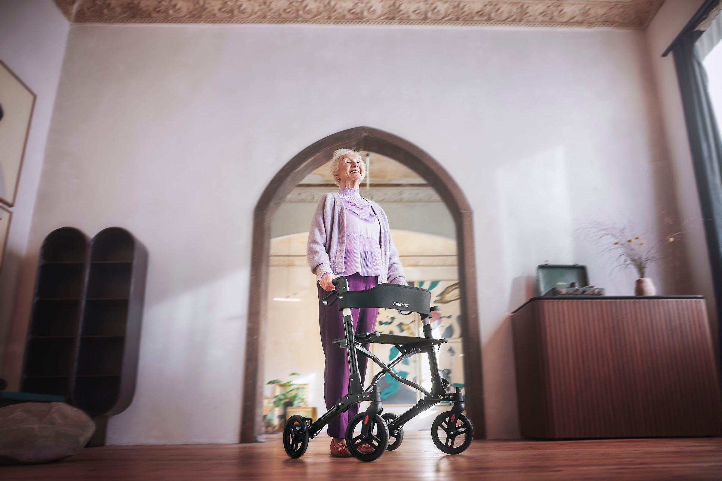 FRIPAC Rollator »Leichtgewicht-Rollator R-1011«, Komplettpaket für innen & außen