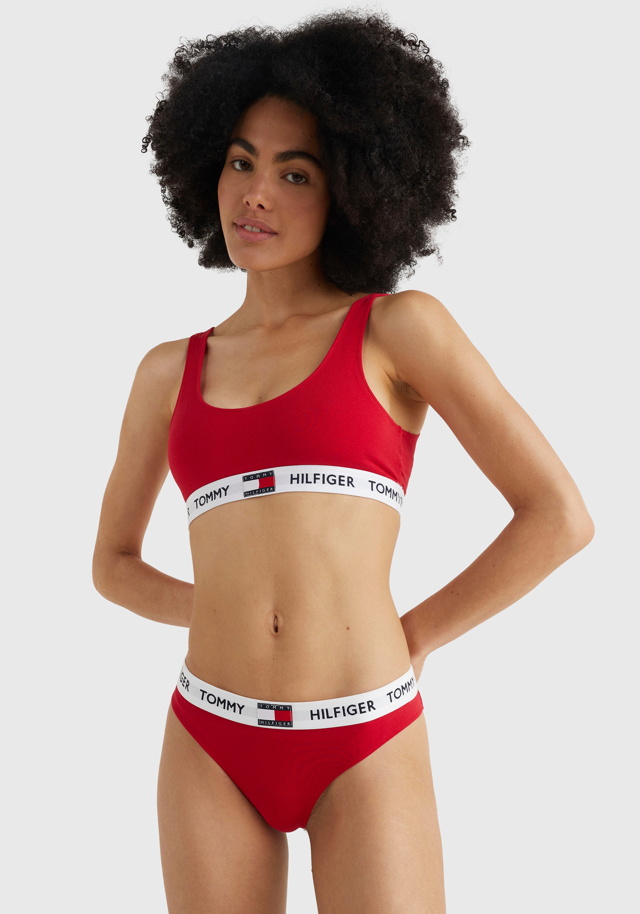 Tommy Hilfiger Underwear Slip »THONG«, mit kontrastfarbenem Bund & Tommy  Hilfiger Logo-Badge bei ♕
