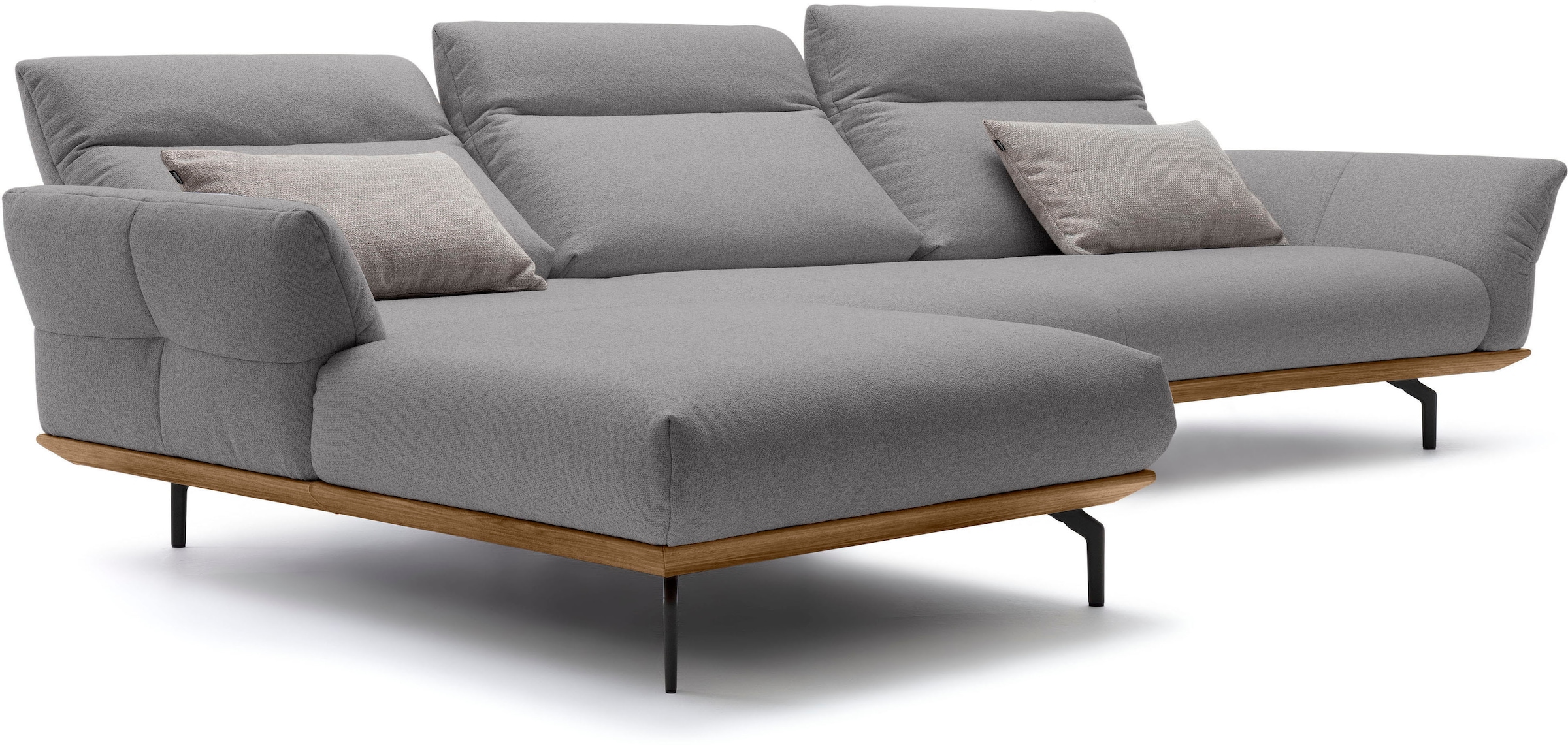 Creation BY ROLF BENZ Ecksofa »CR.460 Designsofa mit erstklassigem Sitzkomfort« Sockel in Nussbaum, Winkelfüße in Umbragrau, Breite 338 cm