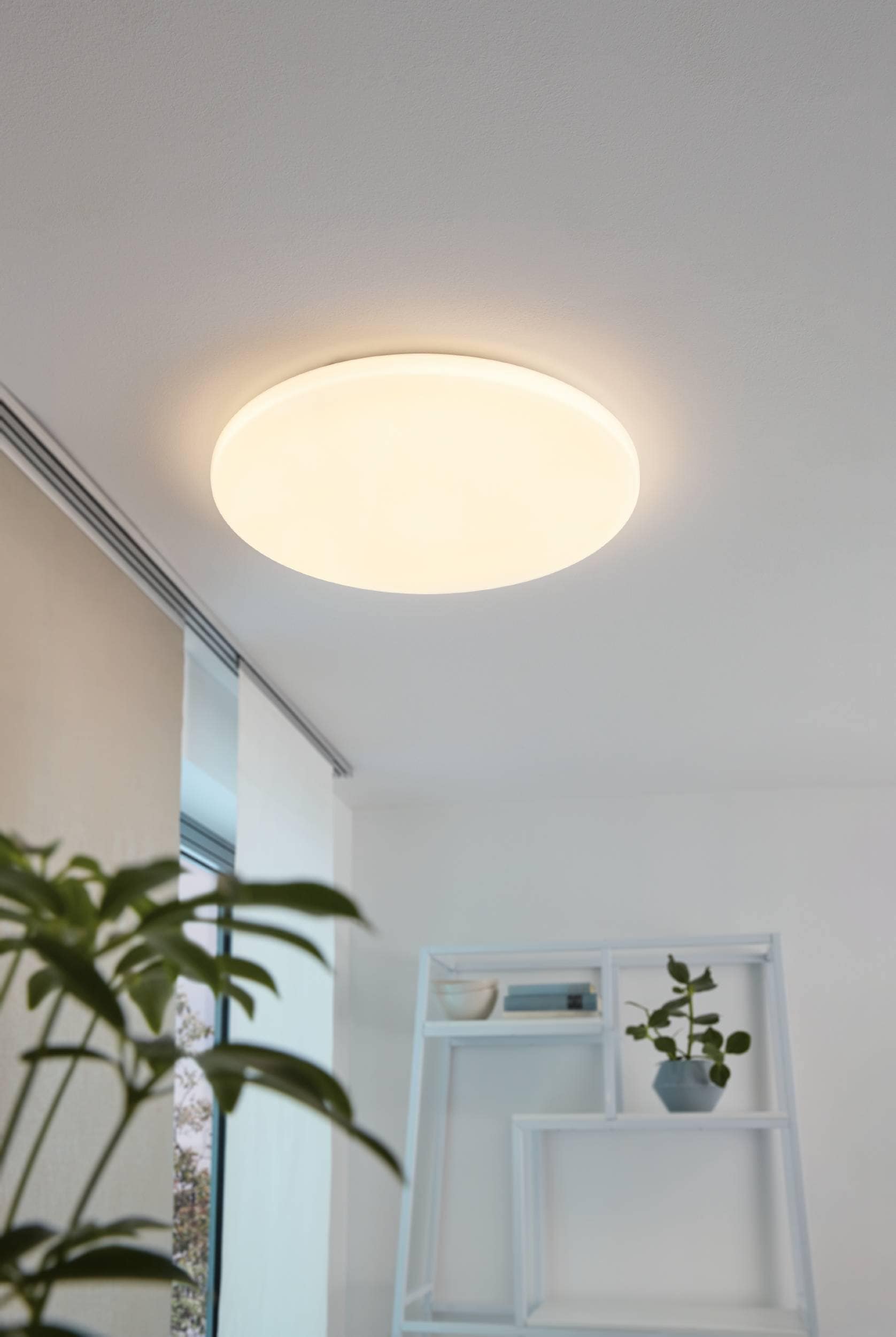 EGLO Deckenleuchte »Frania Deckenlampe, Wohnzimmerlampe, Stahl und Kunststoff, weiß, Lampe« LED-Modul 1 Stk. Warmweiß Wandlampe, Deckenlampe, Wohnzimmerlampe, Küchenlampe, Flurlampe, Ø55cm