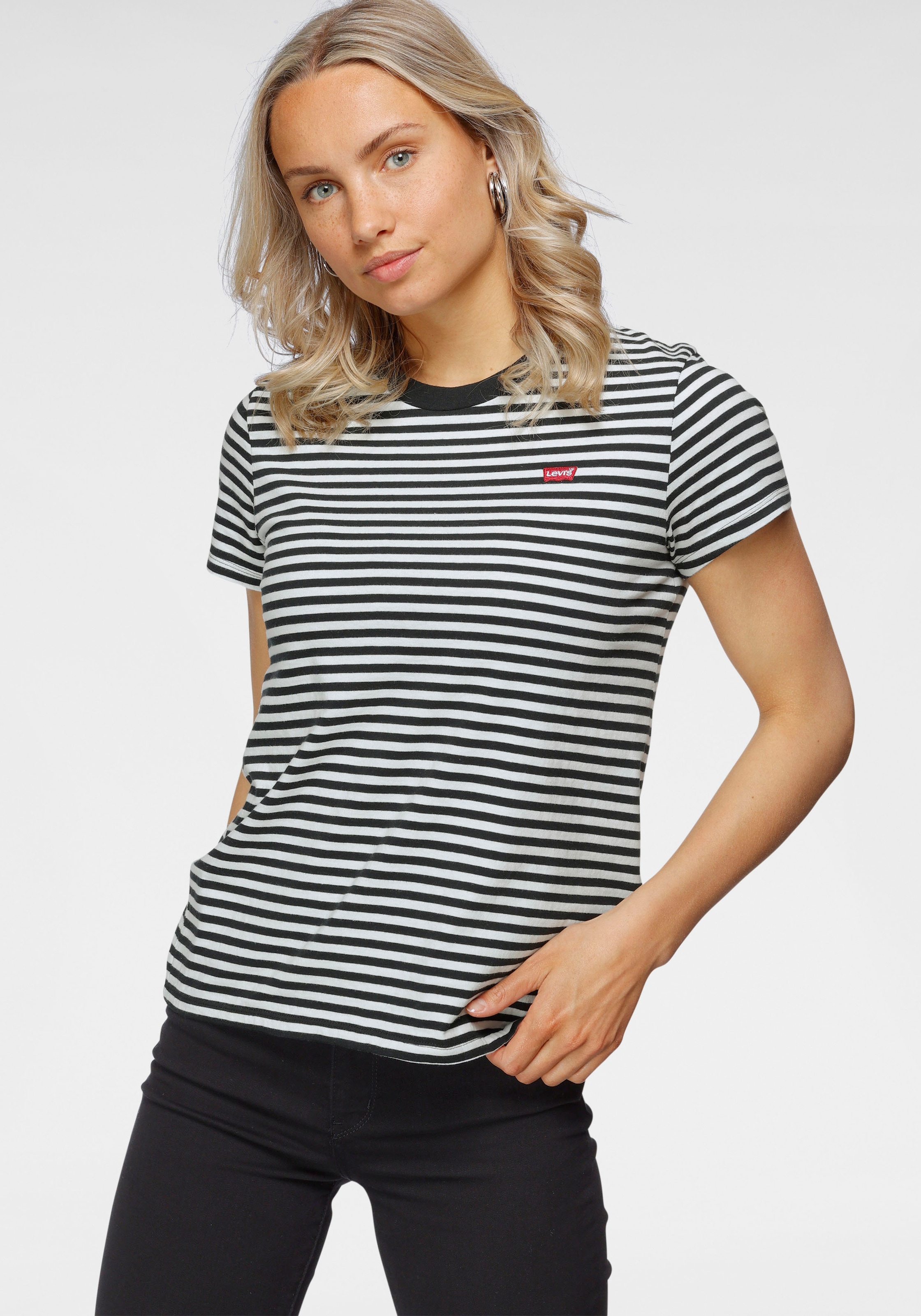 Levi's® T-Shirt »The perfect Tee« mit kleiner Logo-Stickerei