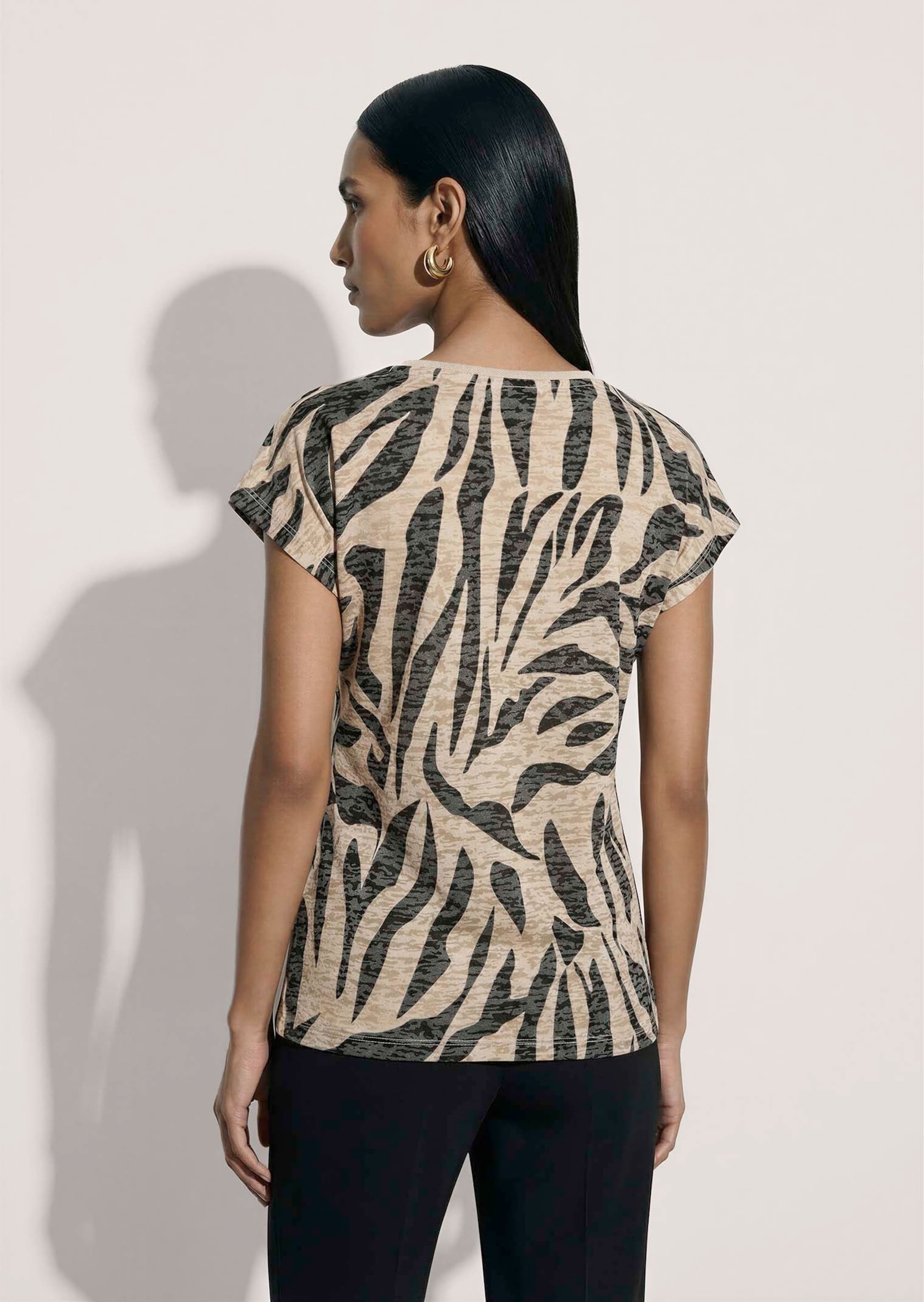 MADELEINE Kurzarmshirt »Shirt Animalprint-Shirt mit V-Ausschnitt«