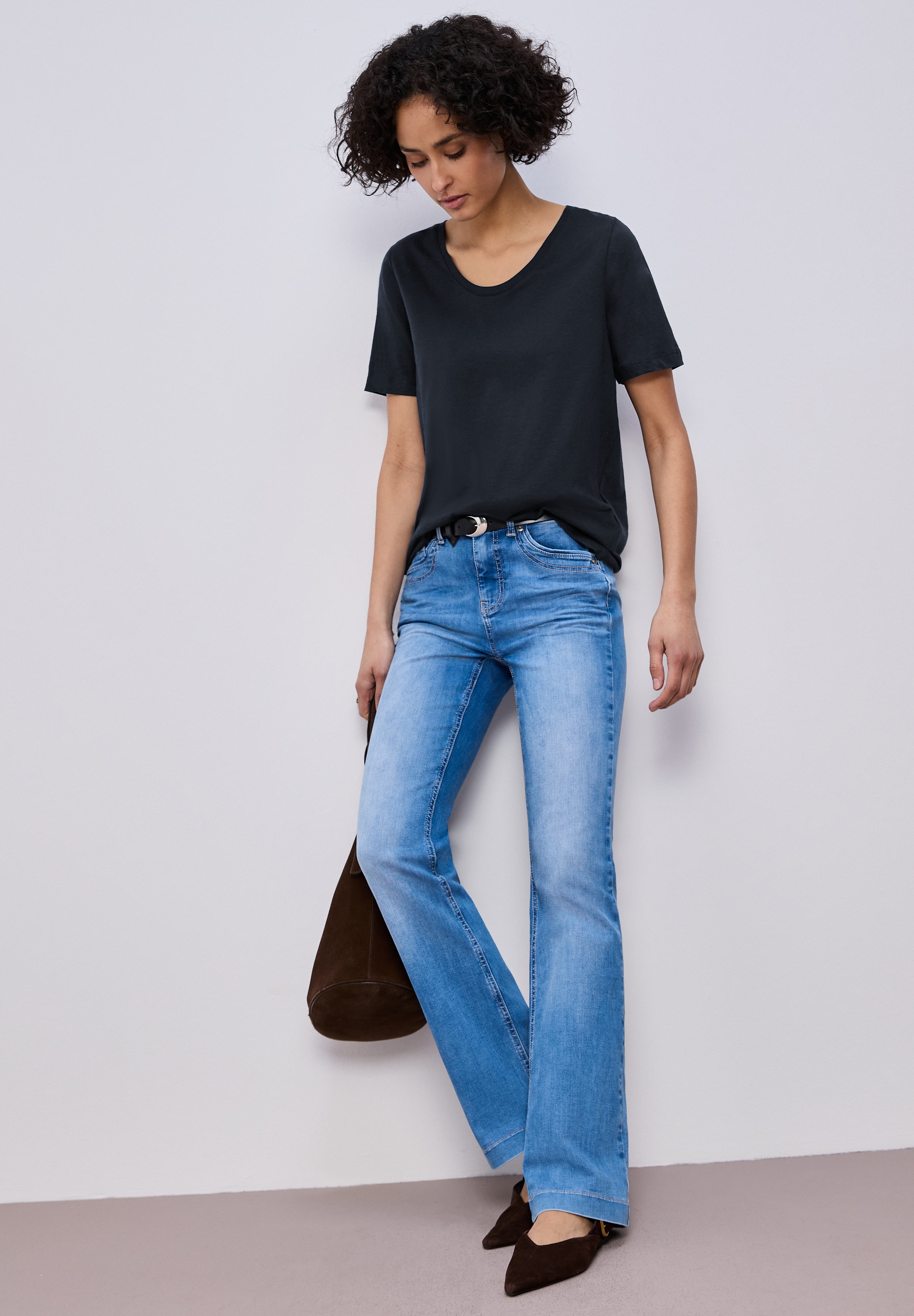 STREET ONE T-Shirt »Style Gerda« mit femininem V-Ausschnitt