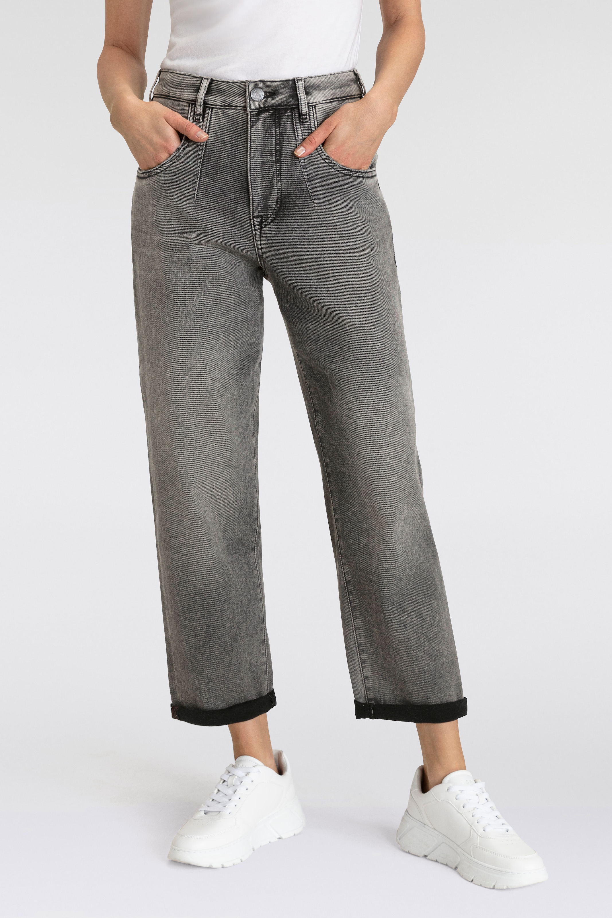 Herrlicher Loose-fit-Jeans »Brooke Organic Denim Brushed«, mit figurbetonenden Abnähern vorn