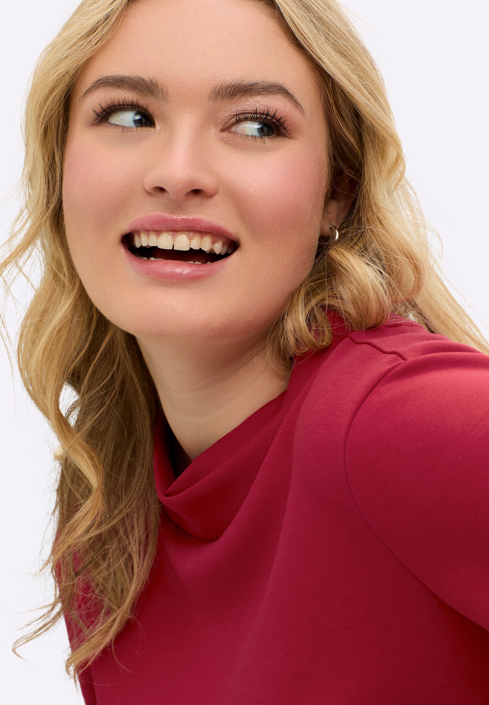 Sheego Sweatshirt »Sweatshirt Sweatshirt mit Glitzerdetails«
