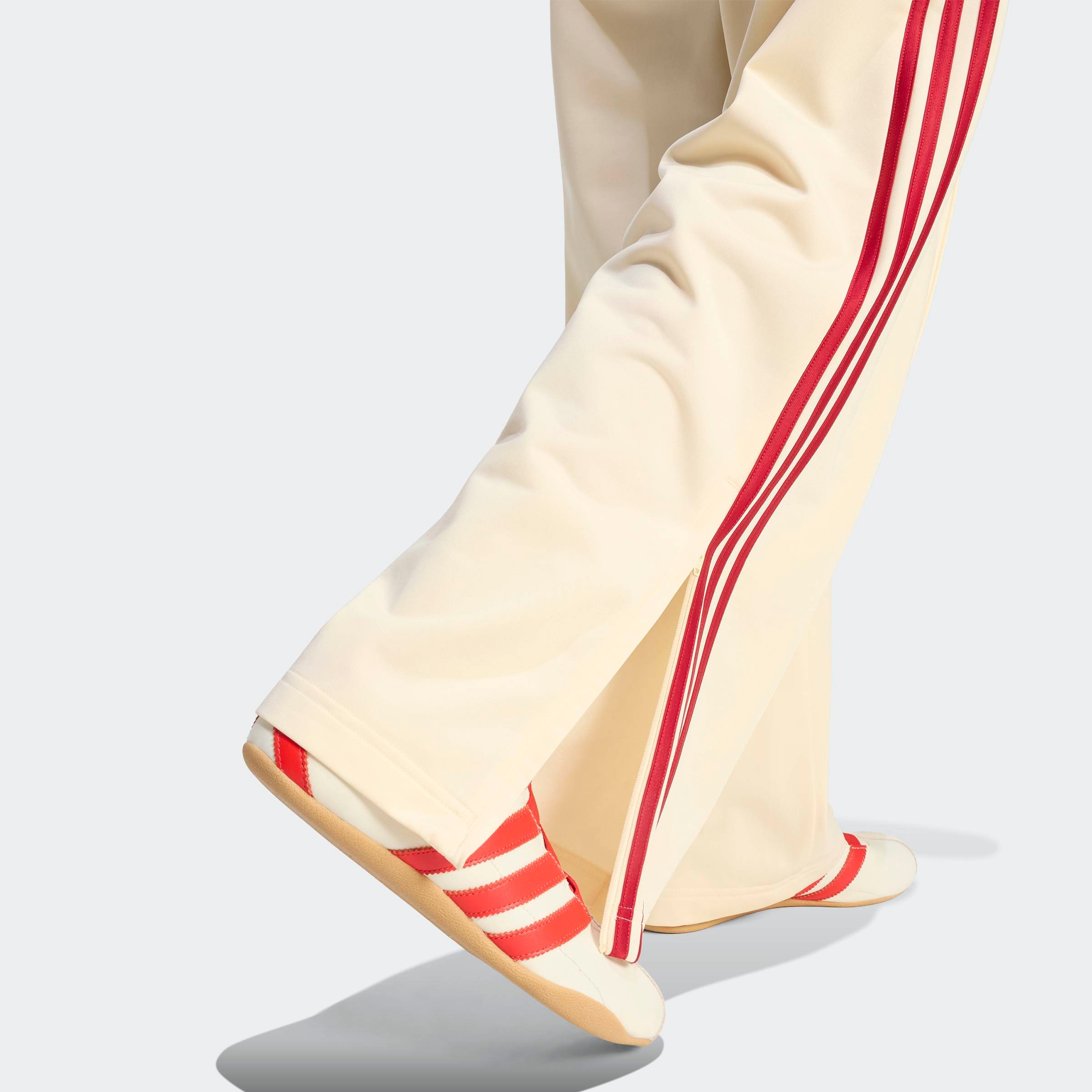 adidas Originals Sporthose »FIREBIRD LOOSE«  Sporthose für Erwachsene, sportlicher Stil