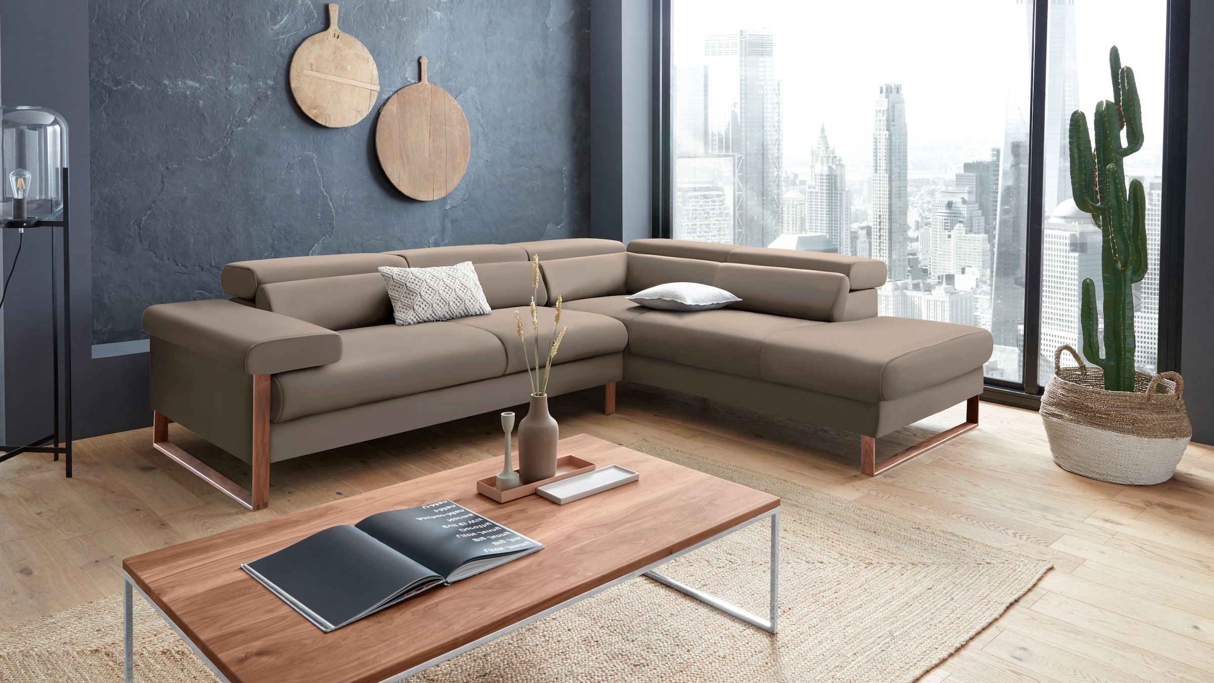 W.SCHILLIG Ecksofa »finn, Designsofa mit tollem Sitzkomfort, bequem, L-Form«, German Design Award 2016, Fußgestell Nussbaum natur, Breite 281 cm