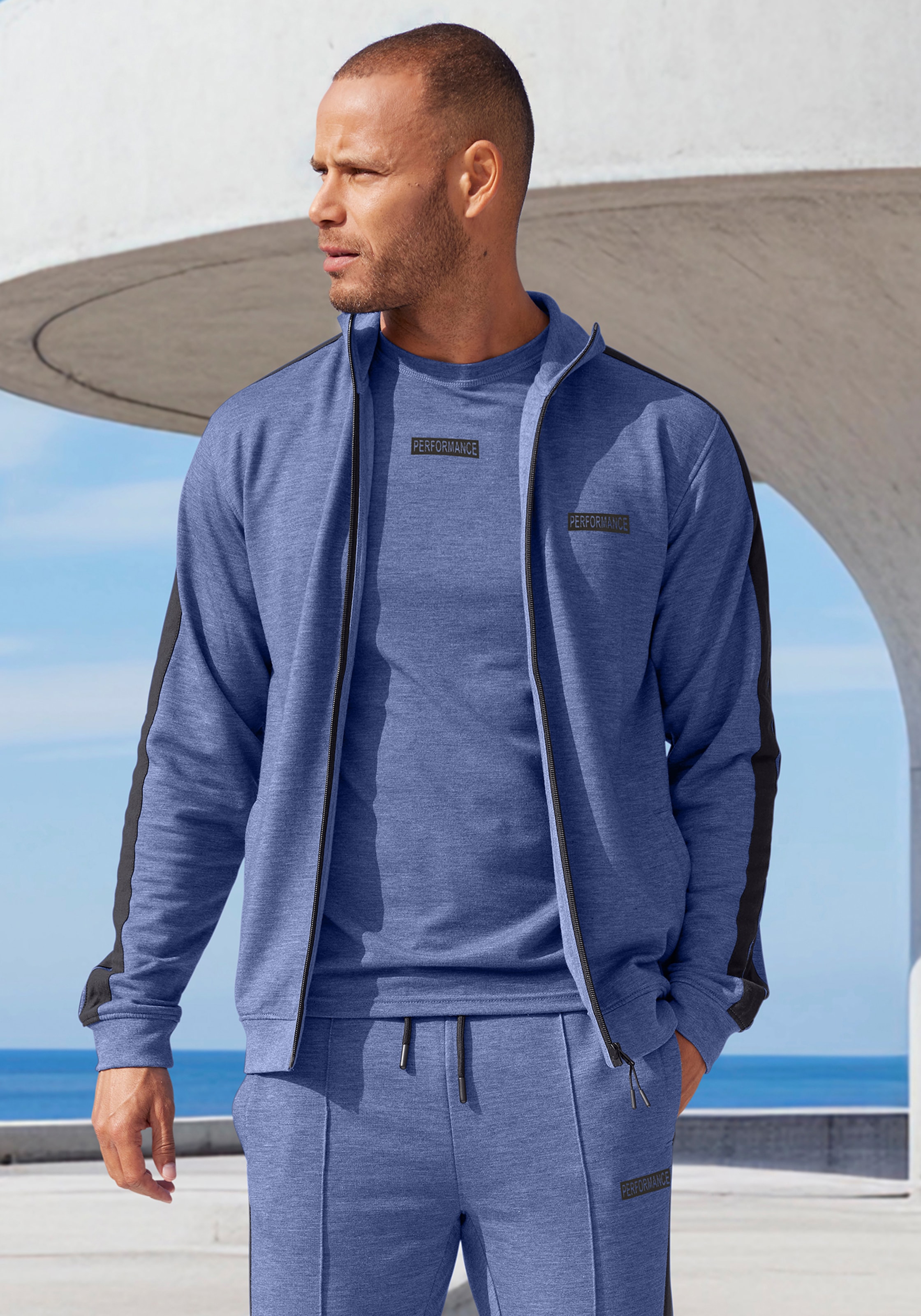 AUTHENTIC LE JOGGER Sweatjacke, mit seitlichen Streifen und Taschen