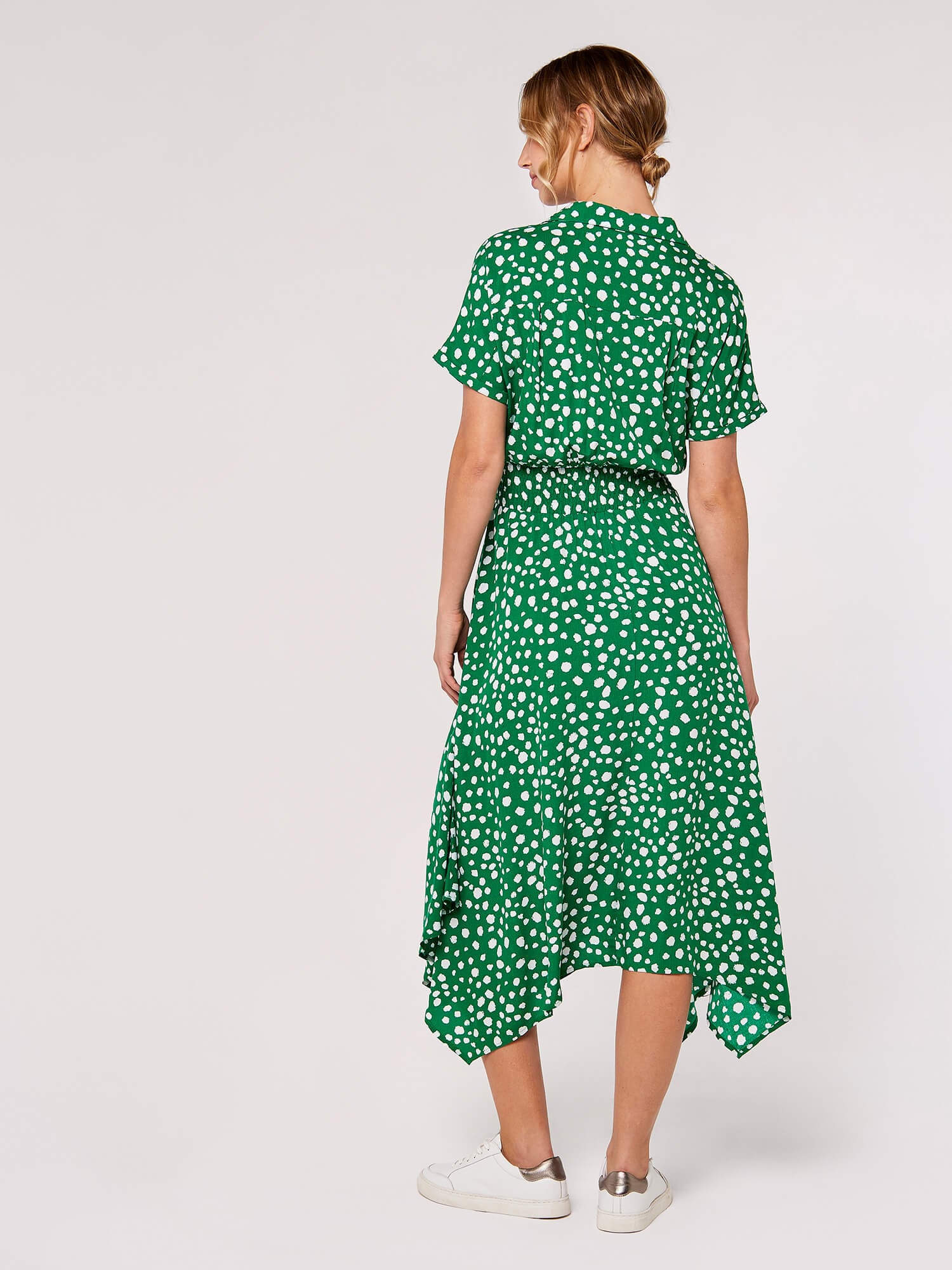 Apricot Midikleid »Gepunktetes Midikleid« mit gesmokter Taille