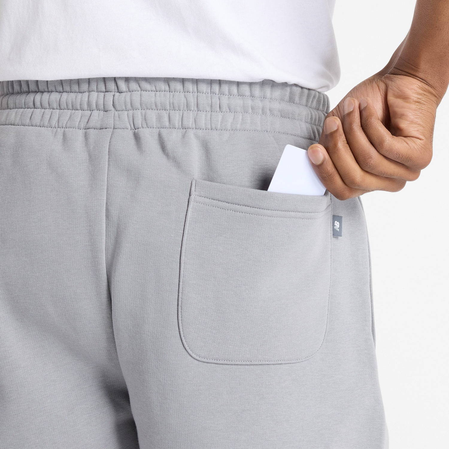 New Balance Sweatshorts »Reimagined Fleece Graphic Short 7"«