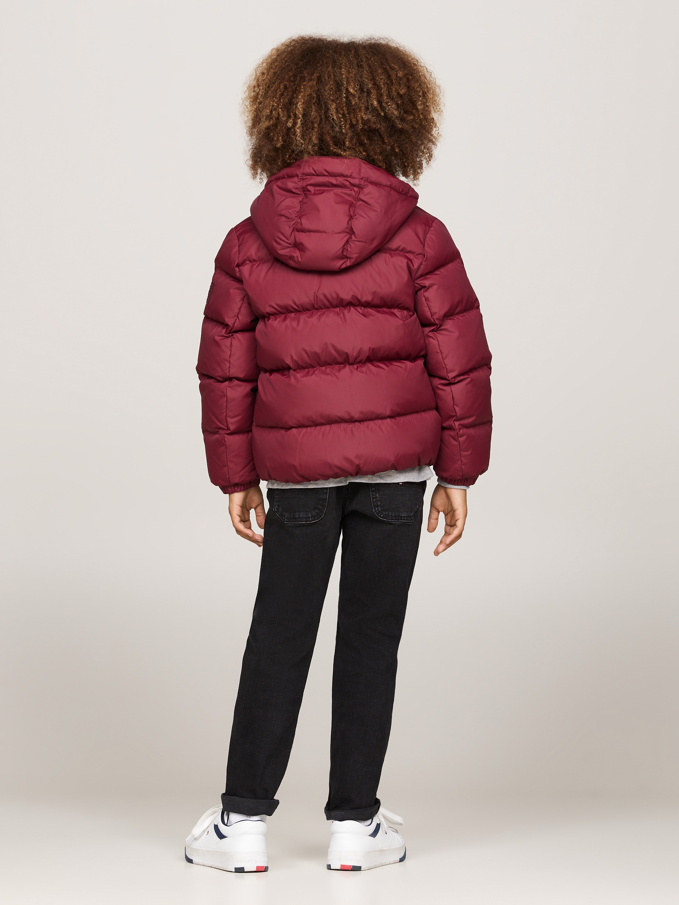 Tommy Hilfiger Daunenjacke »ESSENTIAL DOWN JACKET«, mit Kapuze, Baby bis 2 Jahre; mit Logo-Patch und Flaglabel