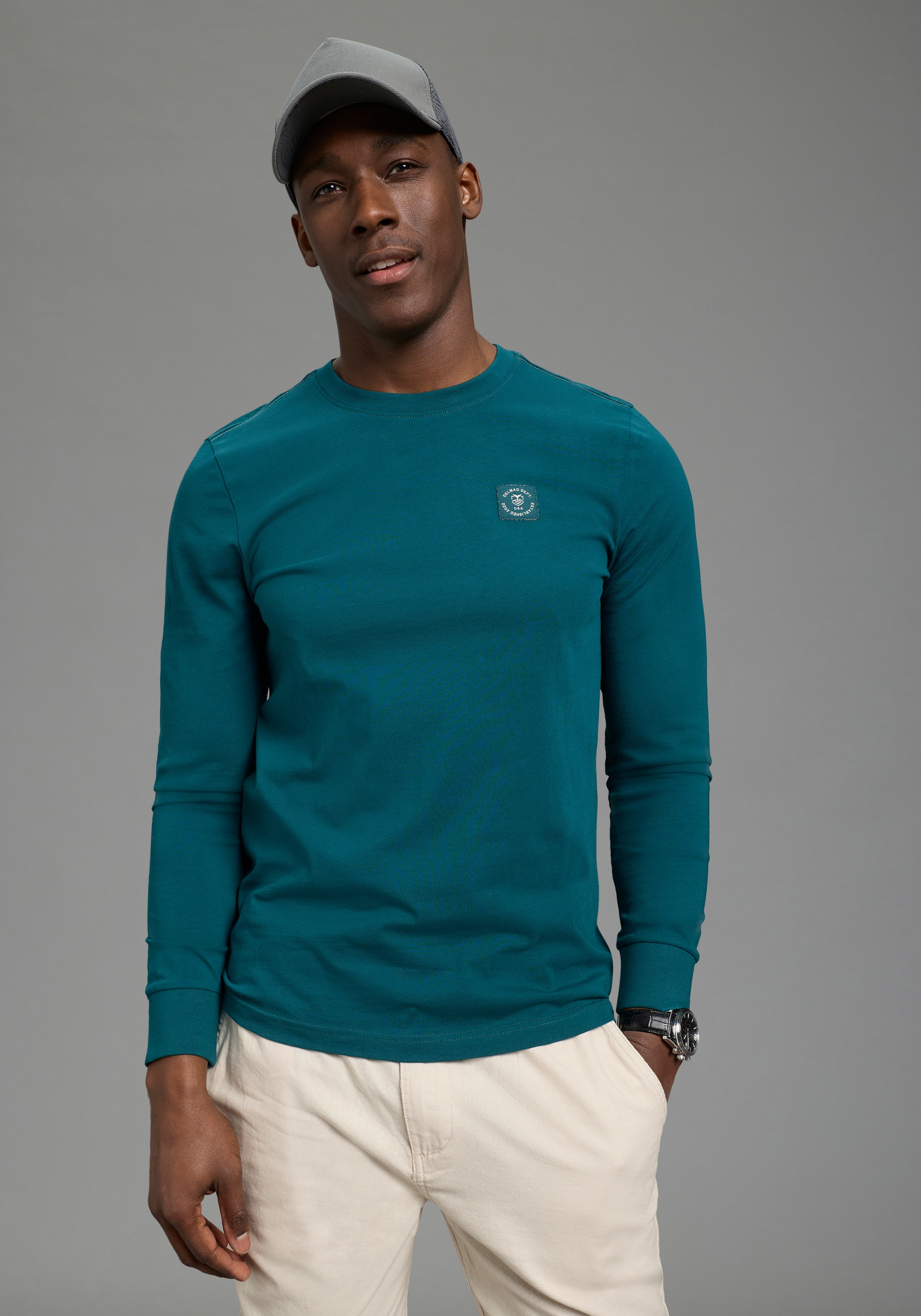 DELMAO Rundhalsshirt mit Markenlabel