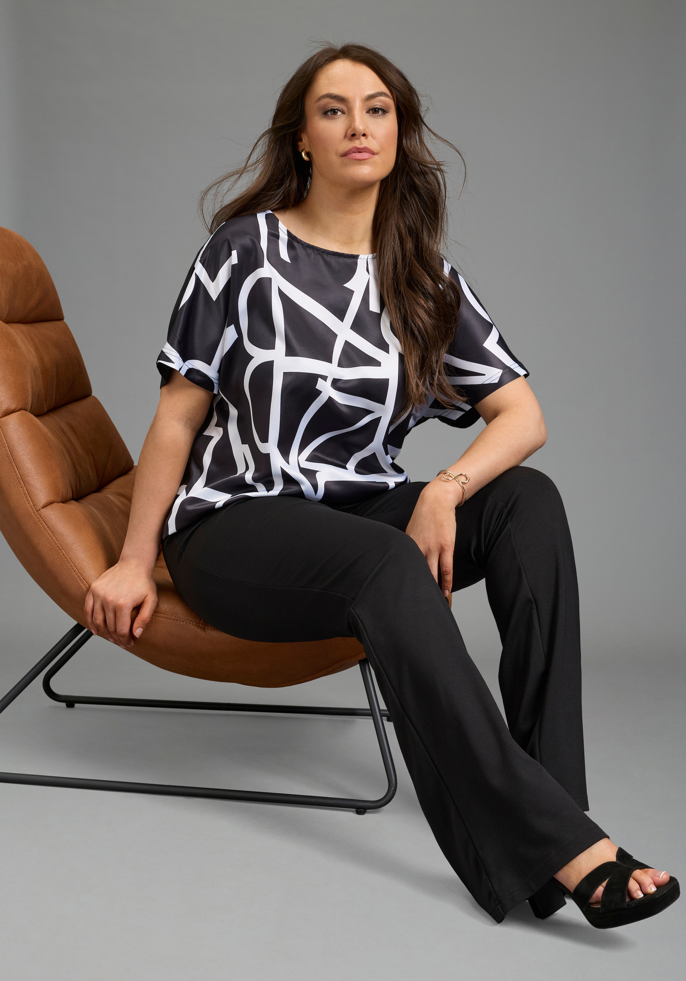 Laura Scott CURVE Satinbluse gemustert, casual Stil, mit Rundhalsausschnitt, Kurzarm