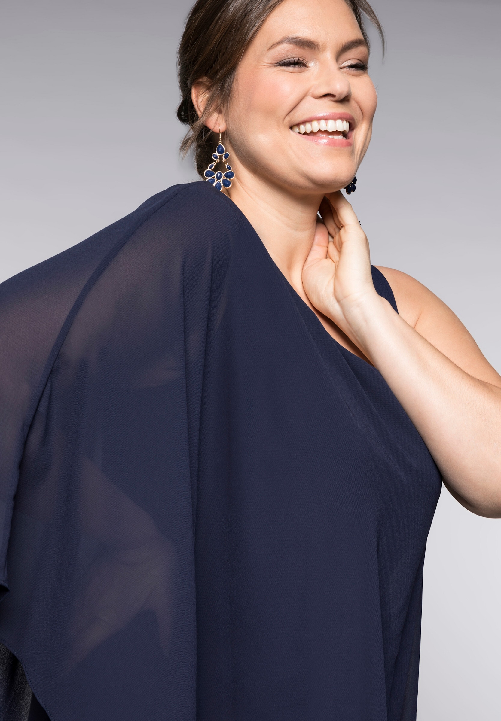Sheego Jumpsuit »Jumpsuit Jumpsuit im Lagenlook« im Lagenlook mit Fledermausärmel