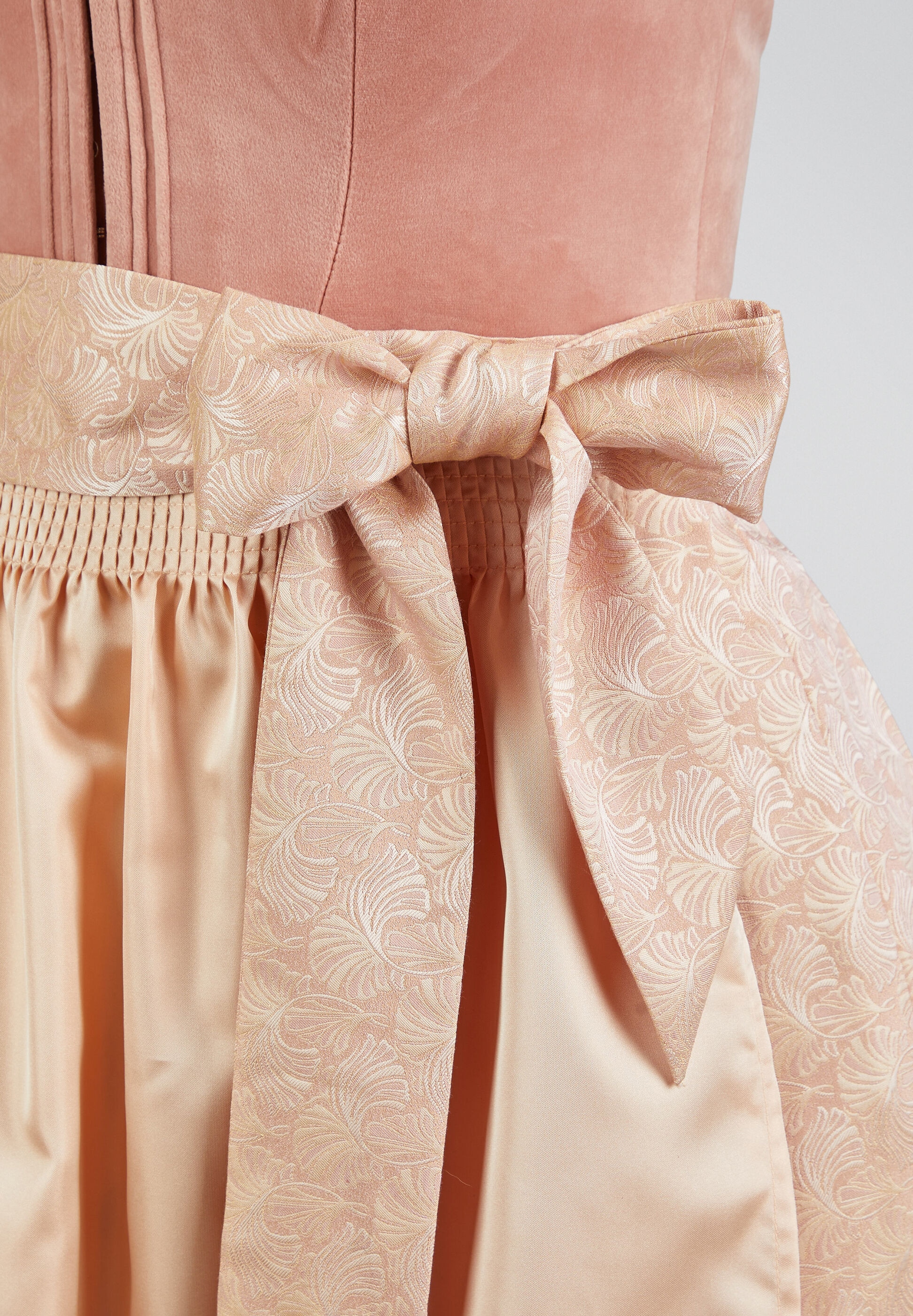 Spieth & Wensky Dirndl »Hadwine« Eleganter, puristischer Karree-Ausschnitt