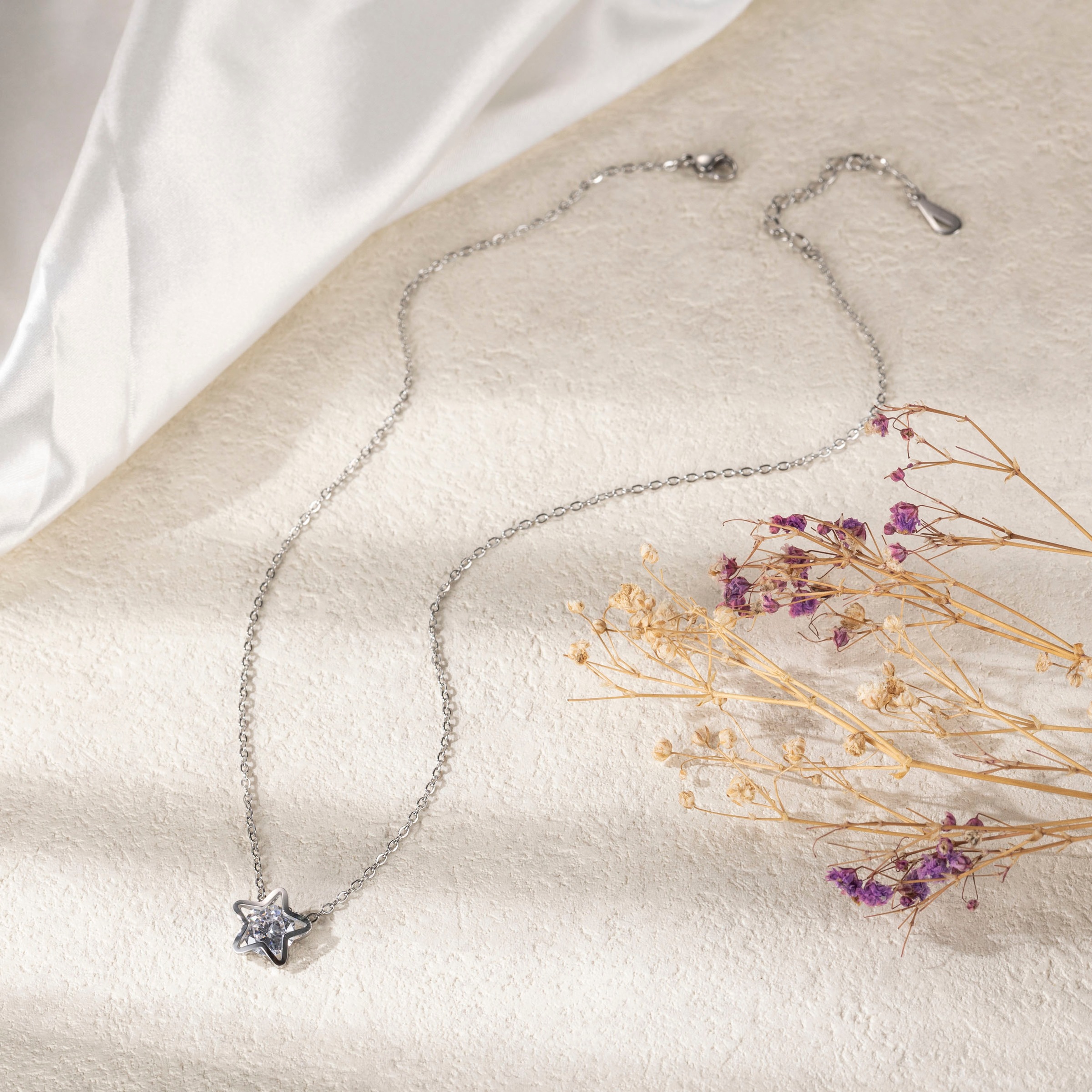 Firetti Kette mit Anhänger »Schmuck Geschenk Edelstahl Halsschmuck Halskette Ankerkette Stern« mit Zirkonia (synth.)