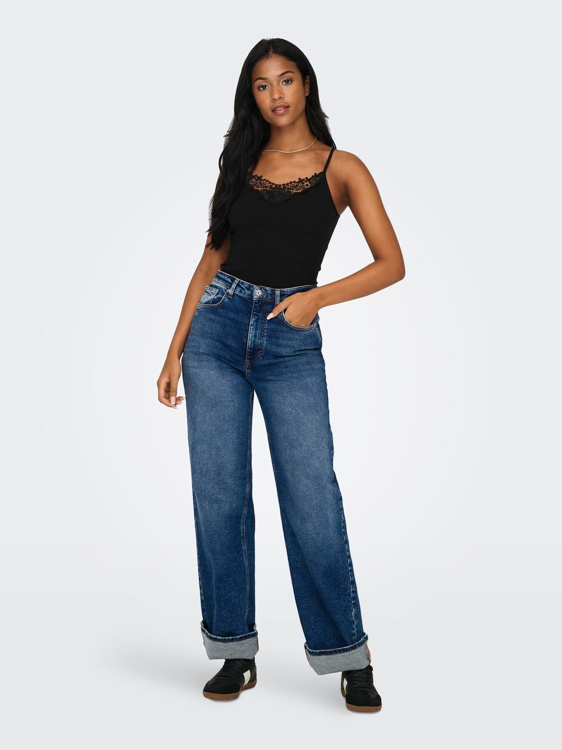 ONLY Spitzentop »ONLKIRA – Doppelpack mit Spitzendetail für feminine Looks« 2er-Pack,  figurbetont, modisch, Jersey, Baumwolle, V-Ausschnitt