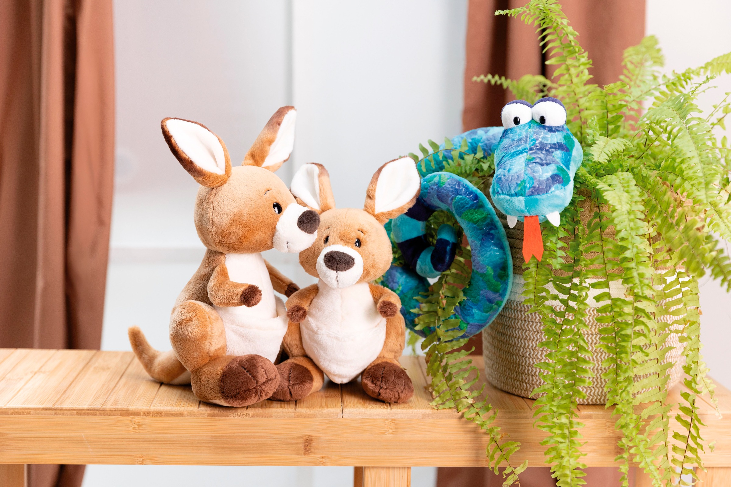 Nici Kuscheltier »Wild Friends GREEN, Känguru Kelly 50 cm stehend«
