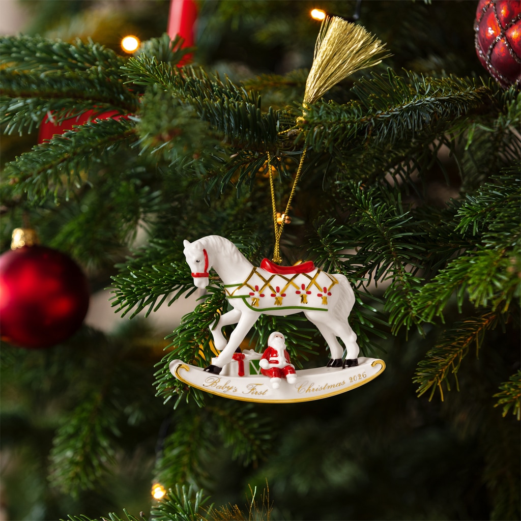 Villeroy & Boch Weihnachtsfigur »Ornamente Schaukelpferd 2026 Christmas Classics 10,9 x 3,8 x 8,9 cm 6er Set weiß-gold« Nur Dekoration