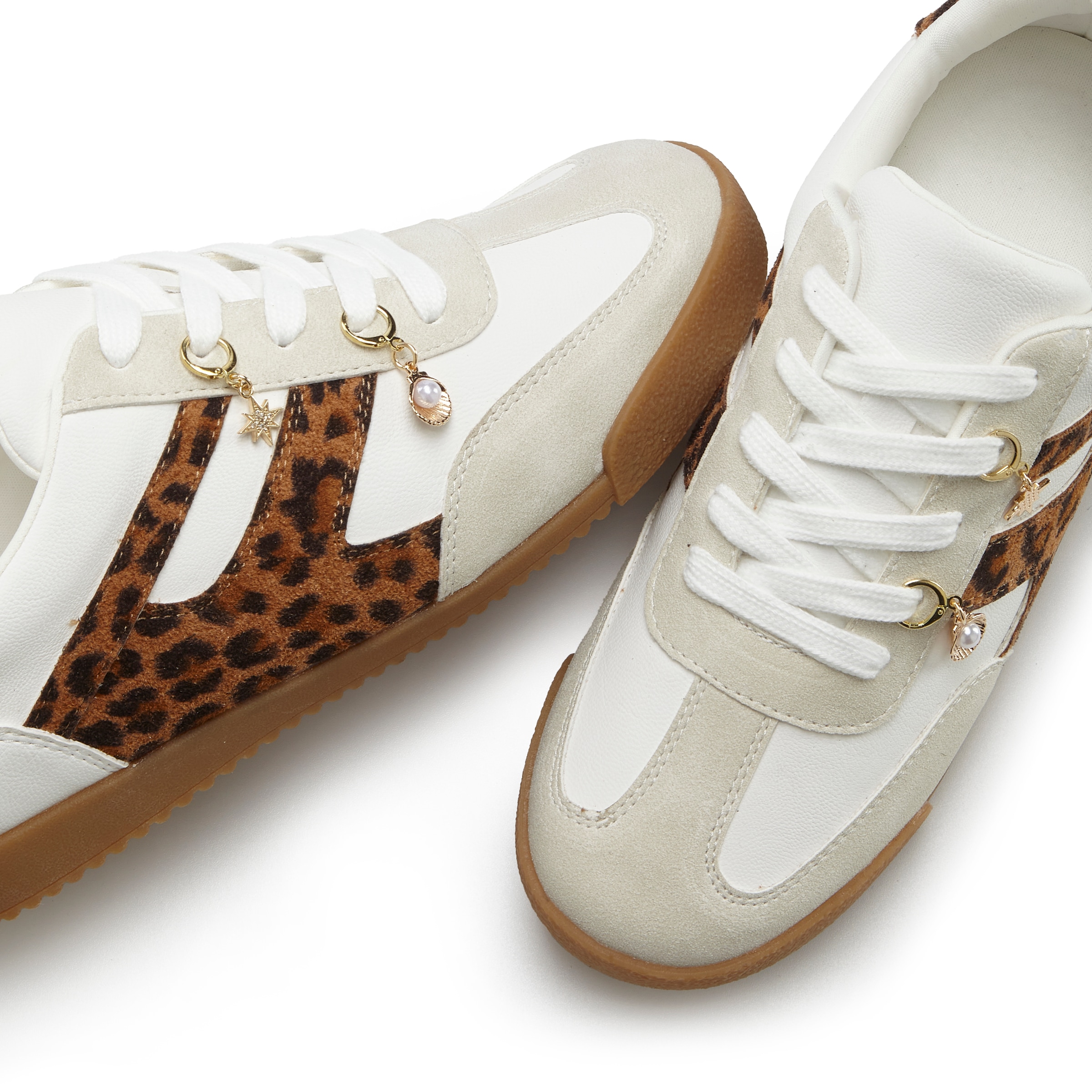 LASCANA Sneaker  Schnürhalbschuh, Freizeitschuh mit abnehmbaren Schmucksteinen VEGAN