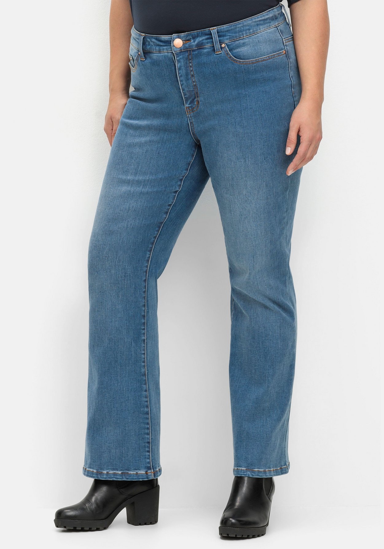 Sheego Bootcut-Jeans »Bootcut Stretch-Jeans mit Bodyforming-Effekt mit Bodyforming-Effekt«