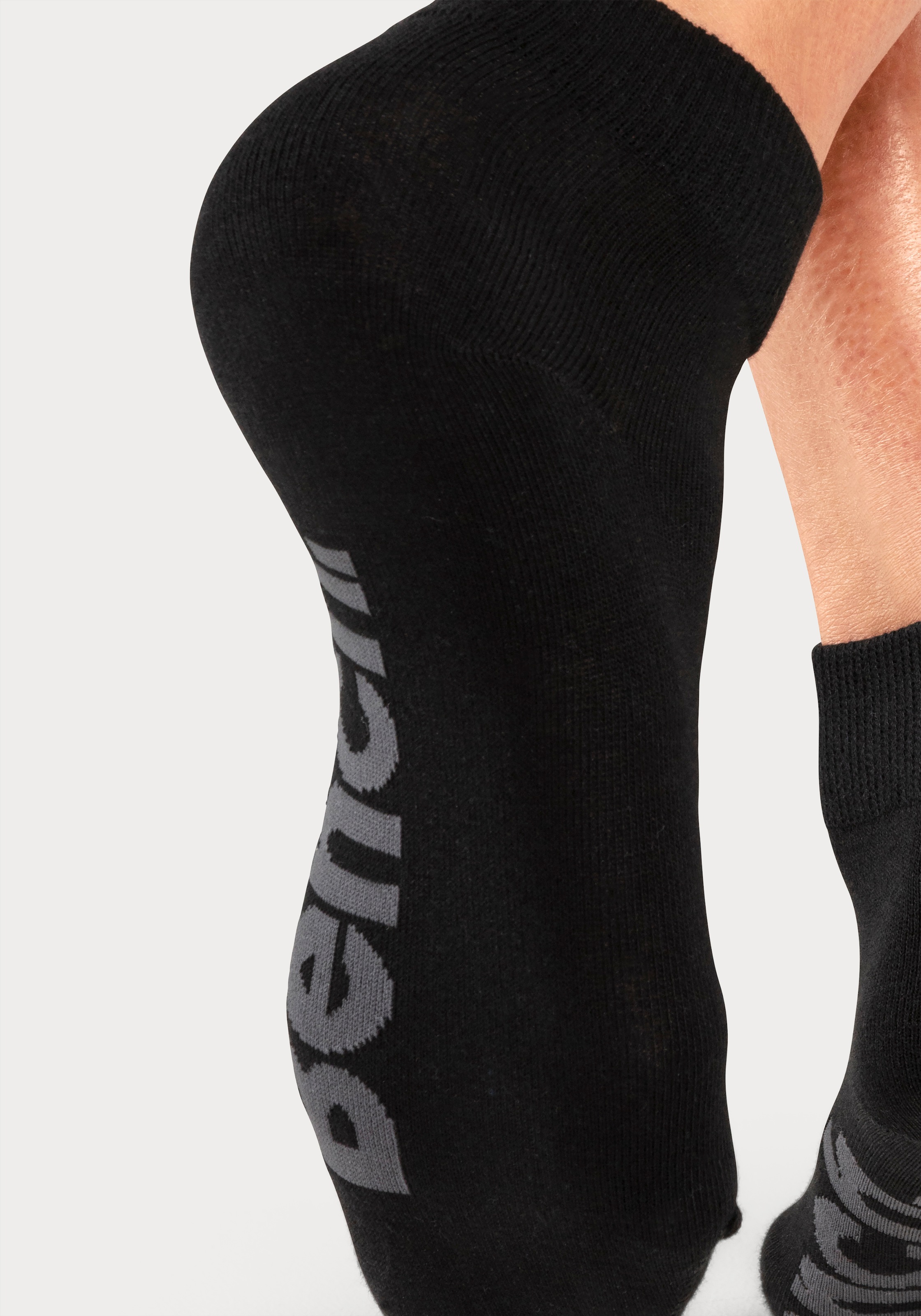 Bench. Kurzsocken, (Federtasche, 7 Paar), in ansprechendem Mäppchen mit Reißverschluss